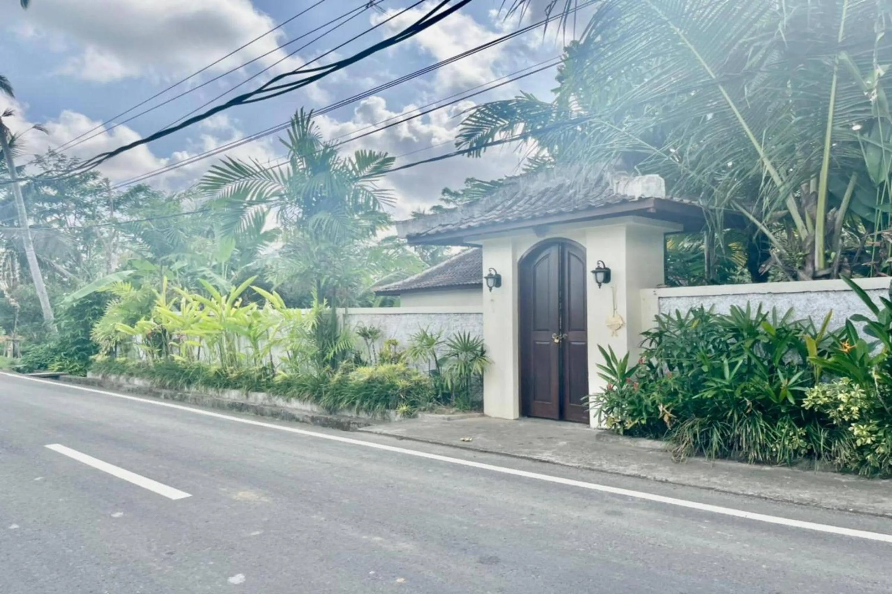 Facade/entrance in Belvilla Chaitanya Niketan