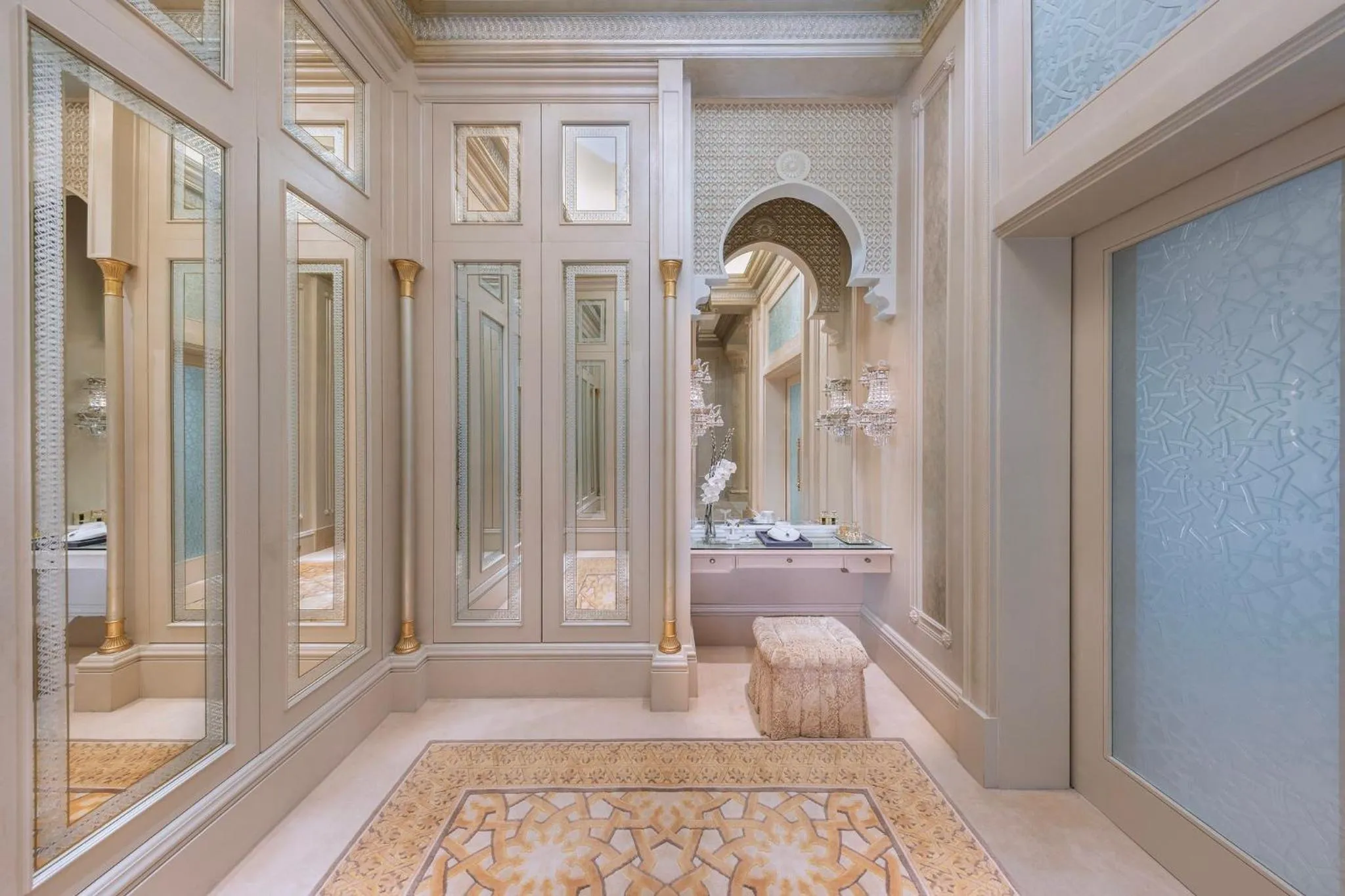 Bedroom in Emirates Palace Mandarin Oriental, Abu Dhabi