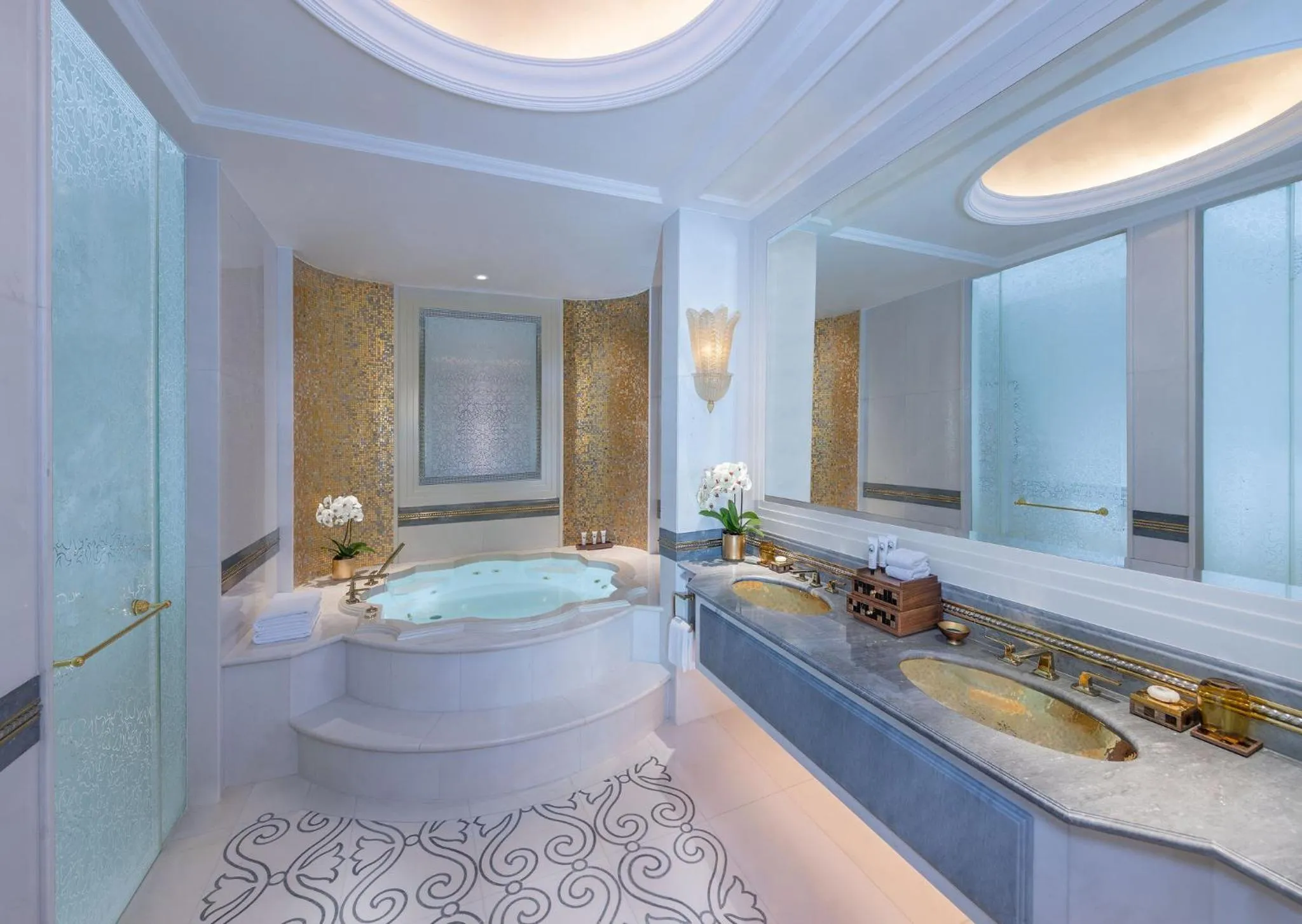 Bathroom in Emirates Palace Mandarin Oriental, Abu Dhabi