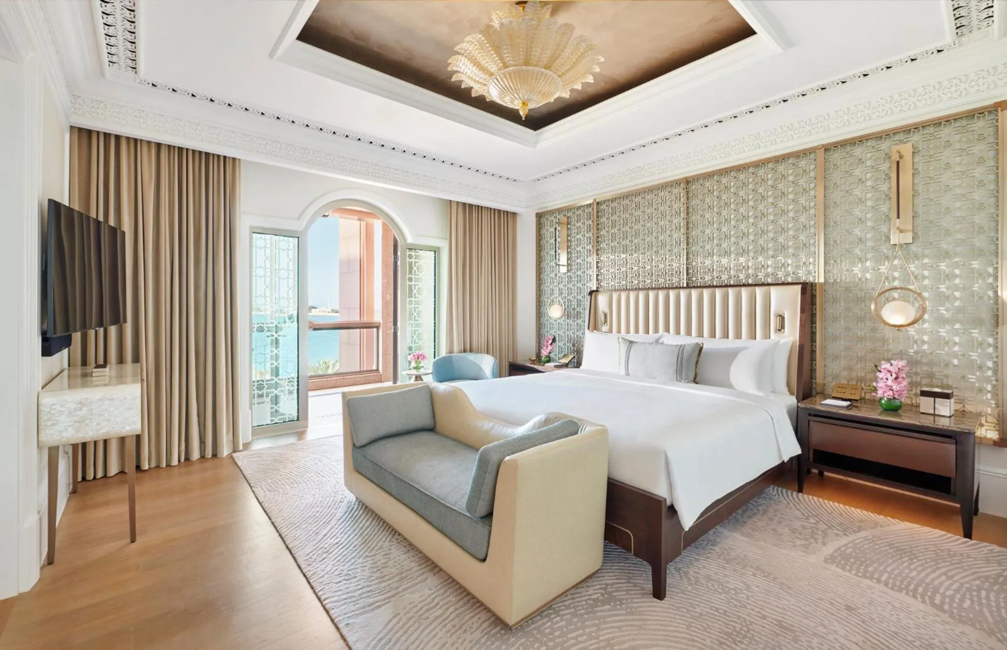 Bedroom, Bed in Emirates Palace Mandarin Oriental, Abu Dhabi