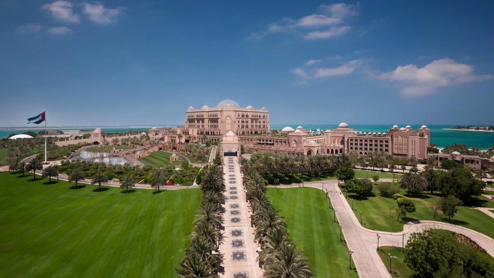 Facade/entrance in Emirates Palace Mandarin Oriental, Abu Dhabi