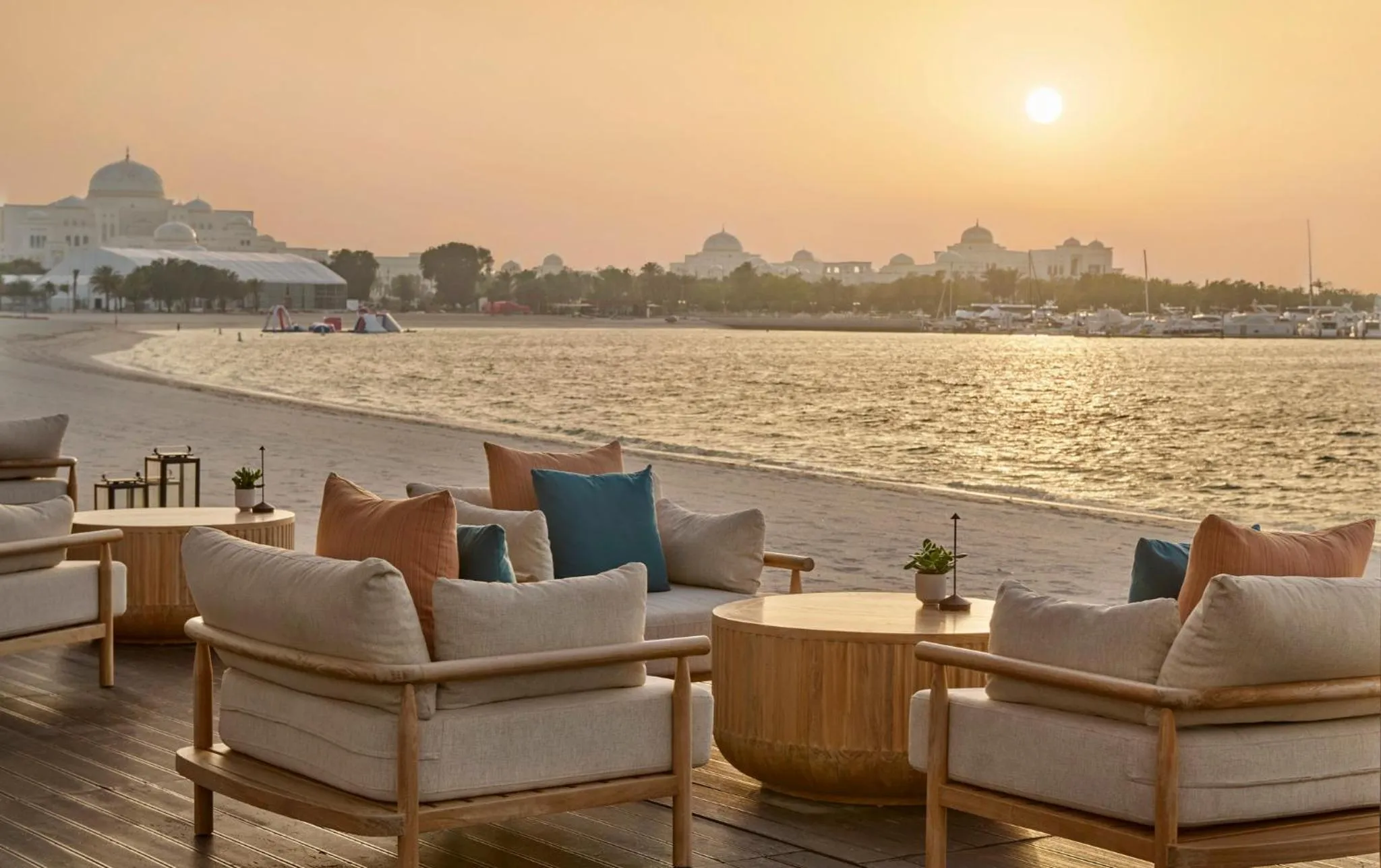 Lounge or bar in Emirates Palace Mandarin Oriental, Abu Dhabi