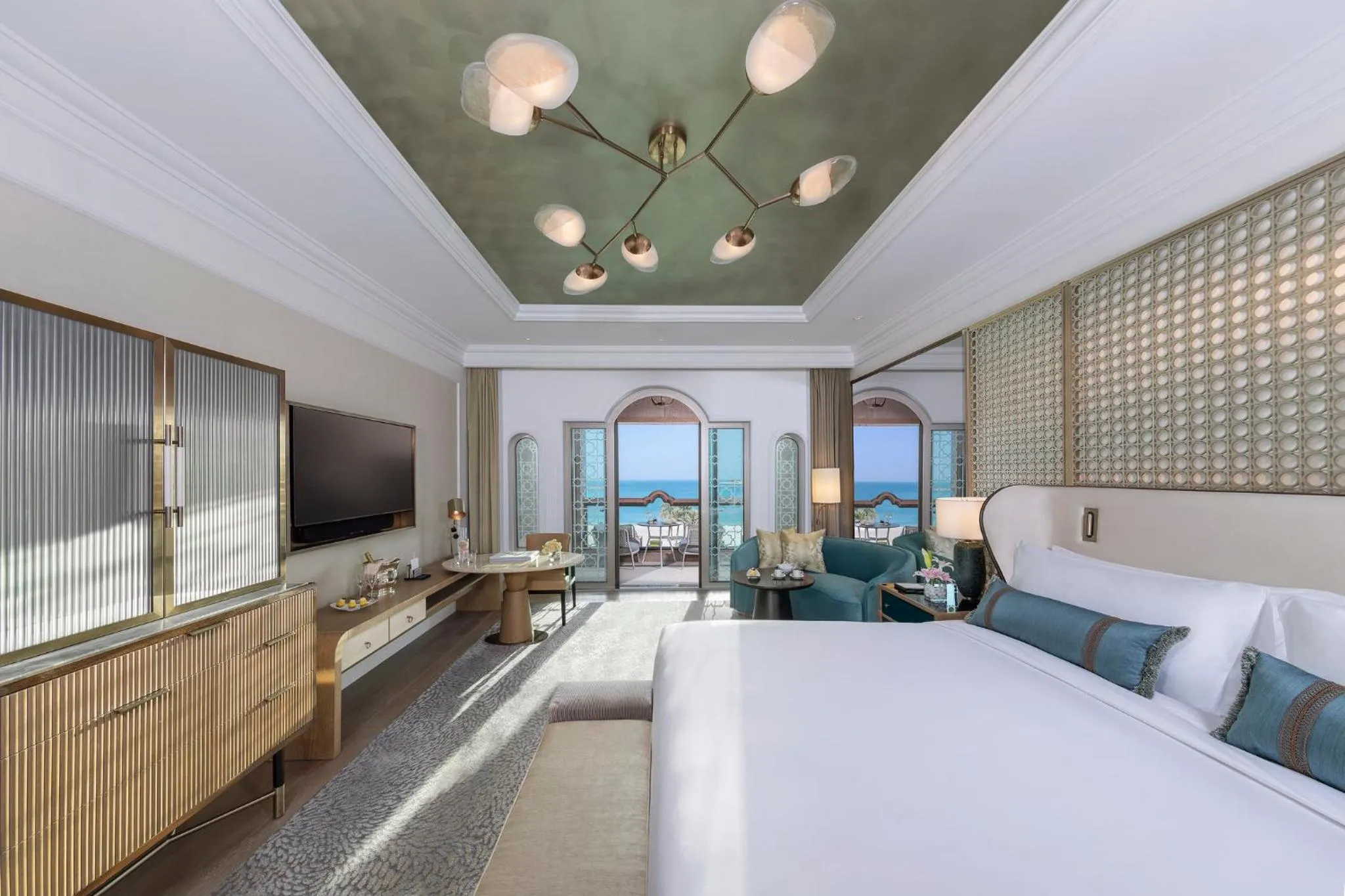 Photo of the whole room, Bed in Emirates Palace Mandarin Oriental, Abu Dhabi