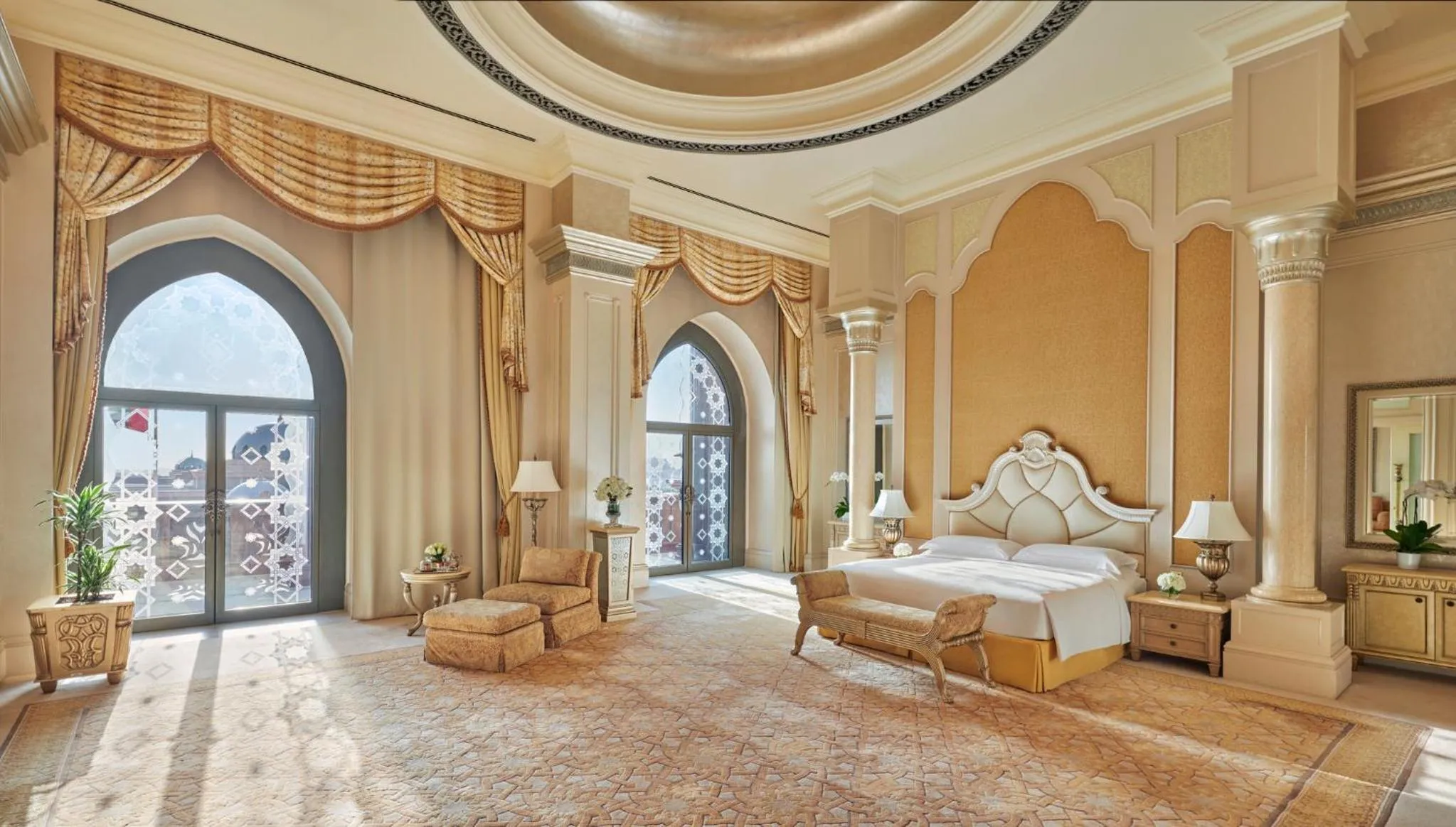 Bedroom, Bed in Emirates Palace Mandarin Oriental, Abu Dhabi