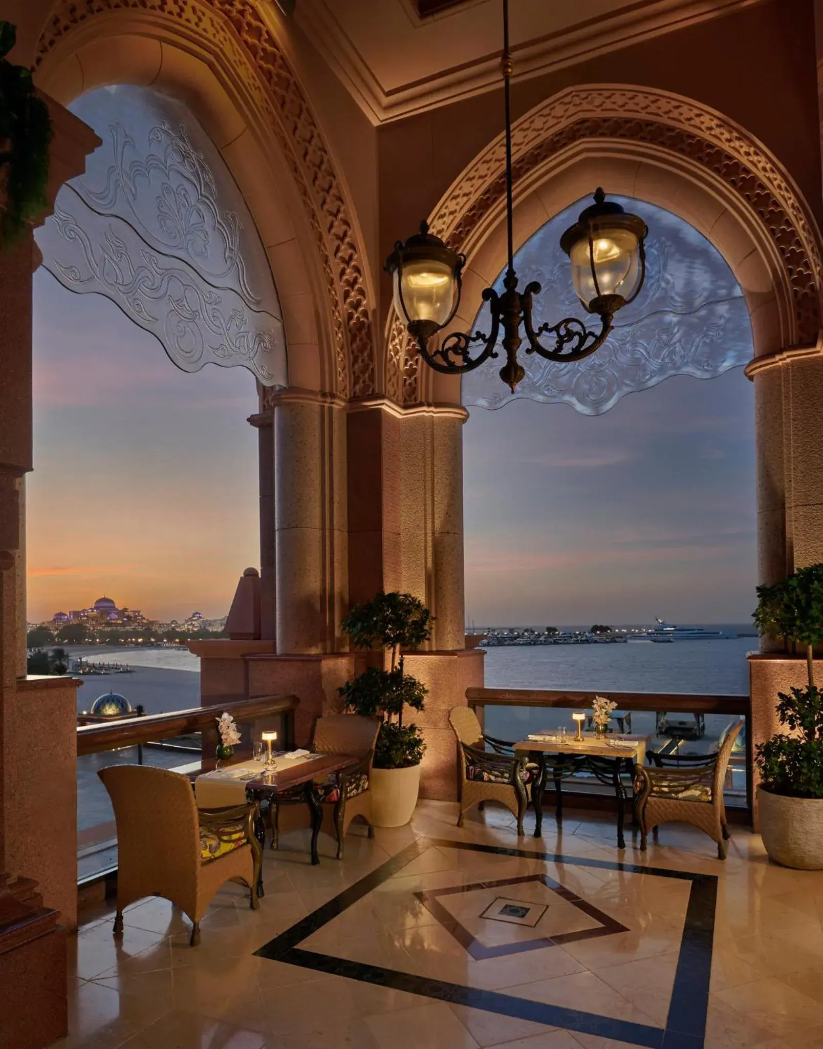Restaurant/places to eat in Emirates Palace Mandarin Oriental, Abu Dhabi Restaurant/places to eat in Emirates Palace Mandarin Oriental, Abu Dhabi