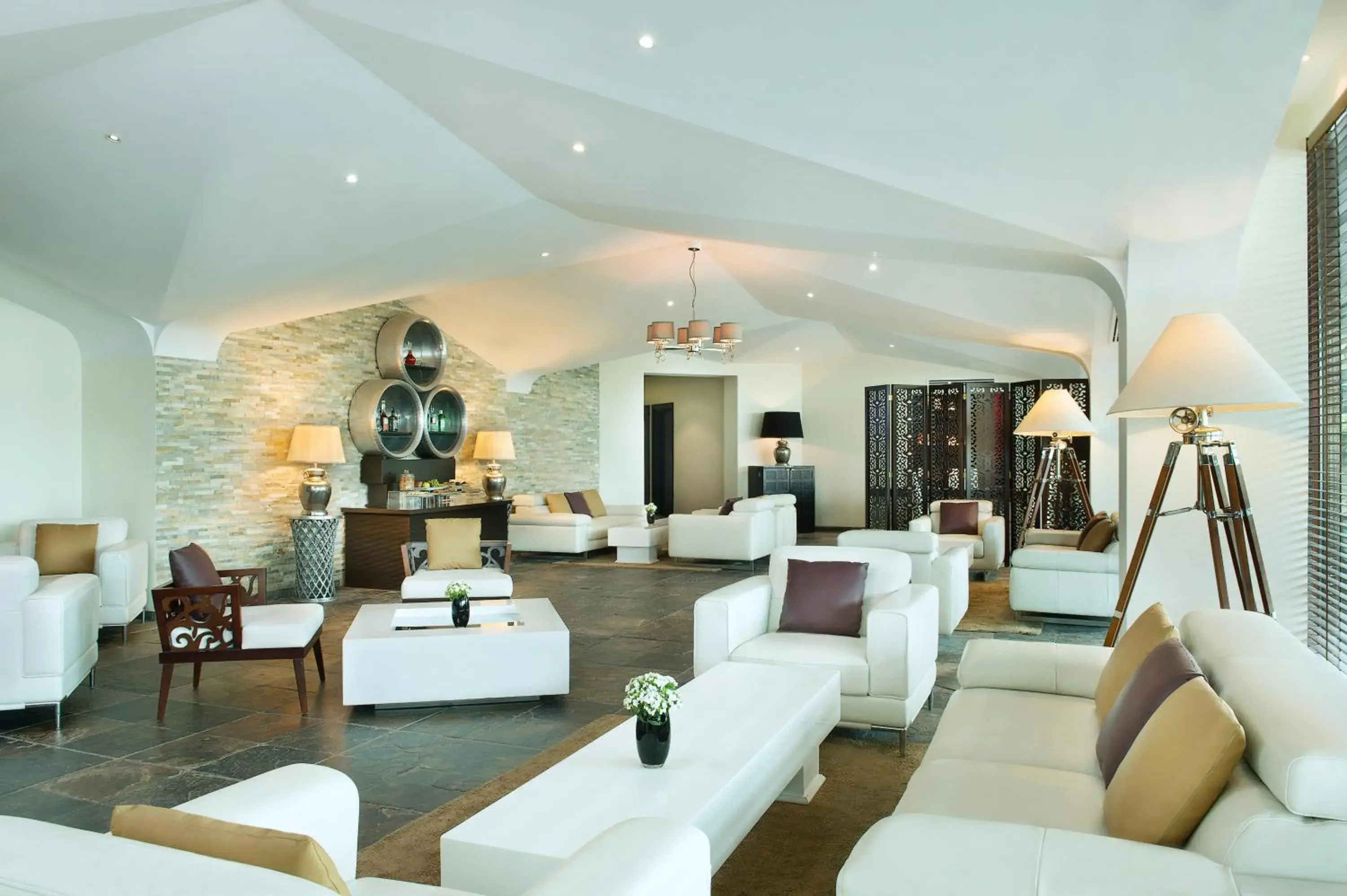 Lounge or bar in JA Palm Tree Court, Dubai Lounge or bar in JA Palm Tree Court, Dubai