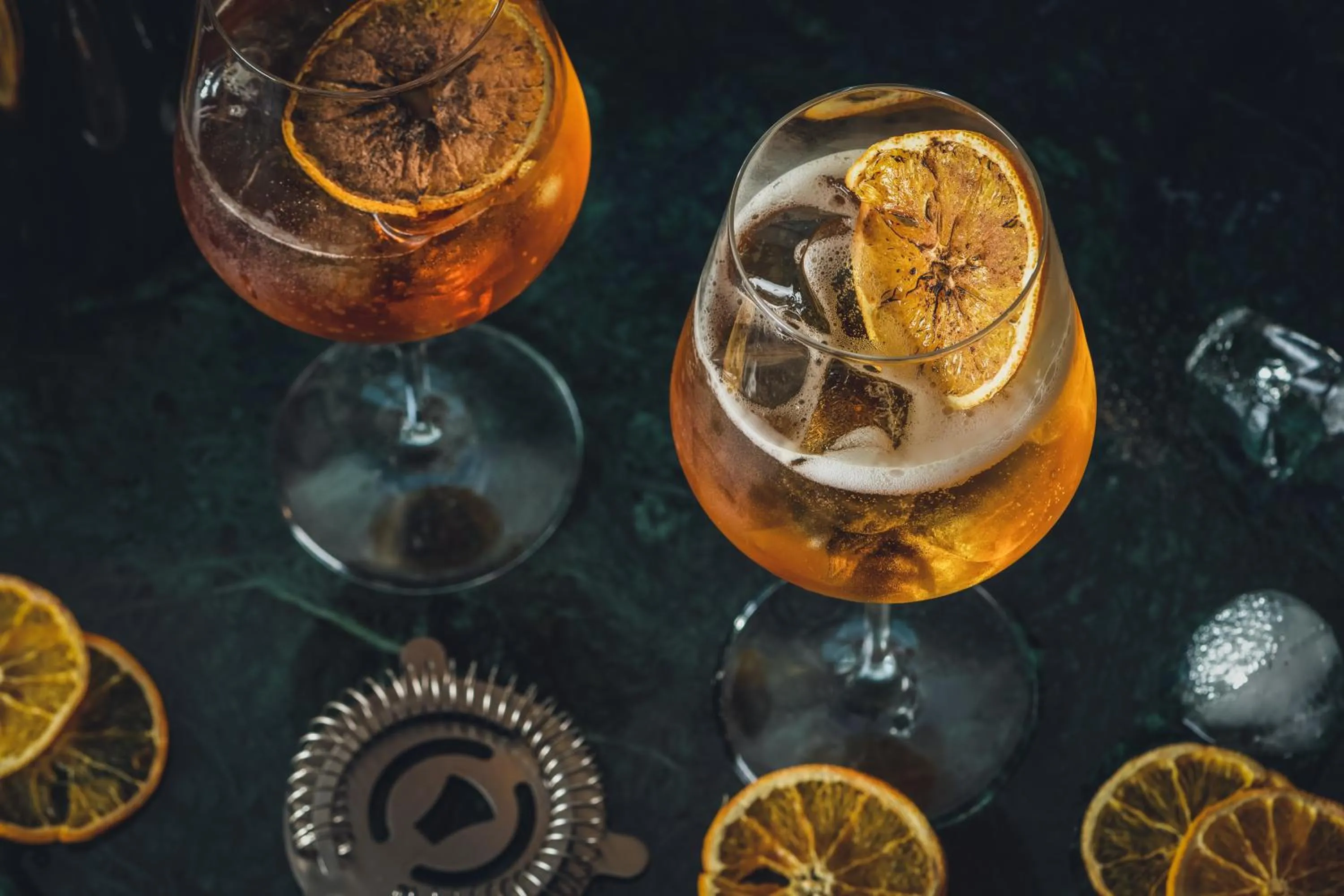 Drinks in JA Palm Tree Court, Dubai