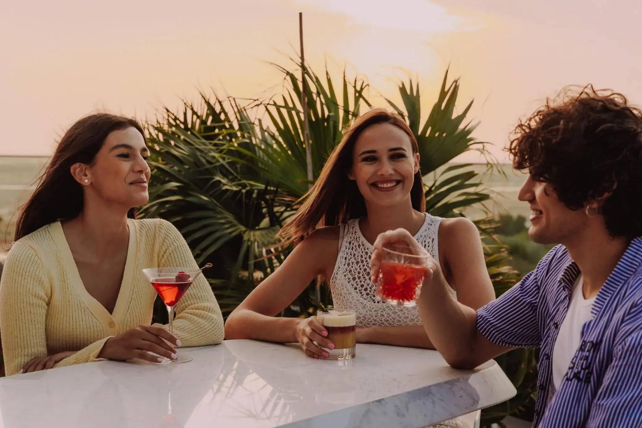 Lounge or bar in JA Palm Tree Court, Dubai Lounge or bar in JA Palm Tree Court, Dubai