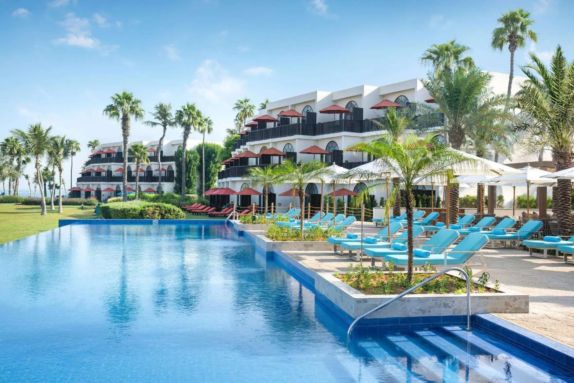 Property building in JA Palm Tree Court, Dubai Property building in JA Palm Tree Court, Dubai
