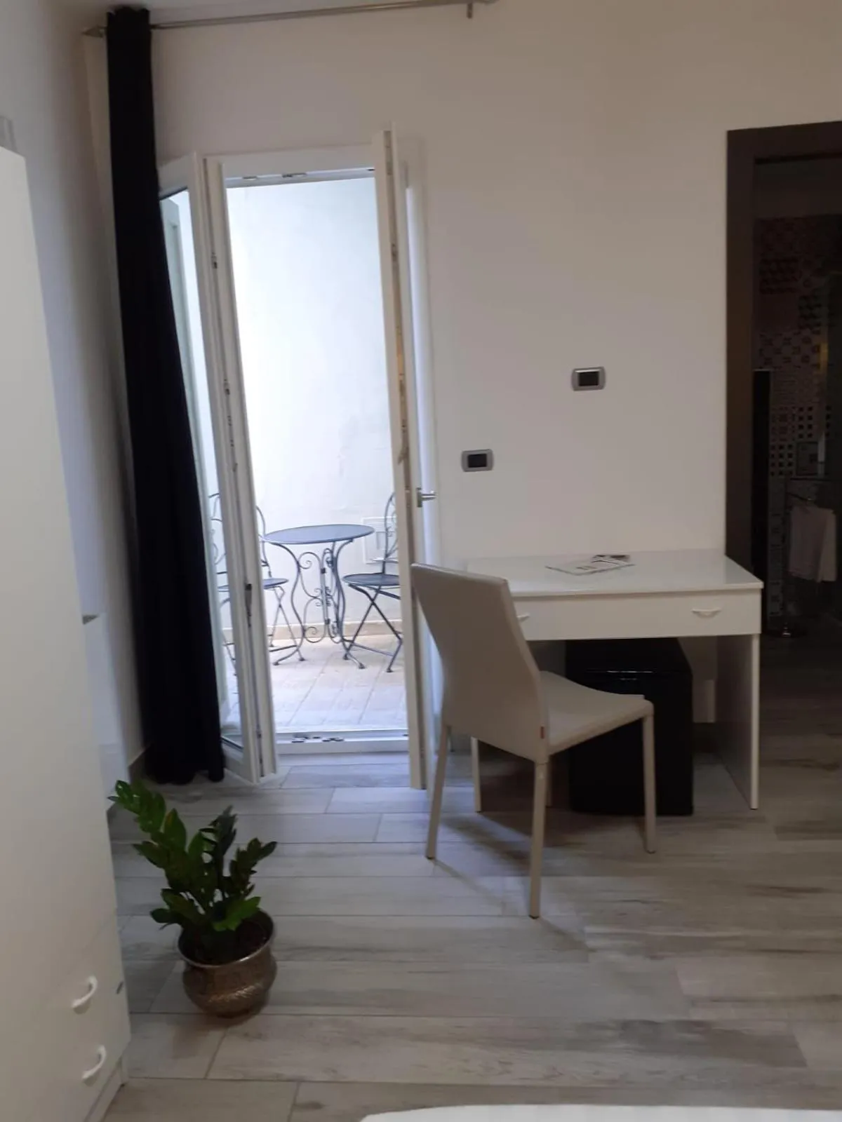 Patio in Giosam Bed & Breakfast di Raimondo Isabelle