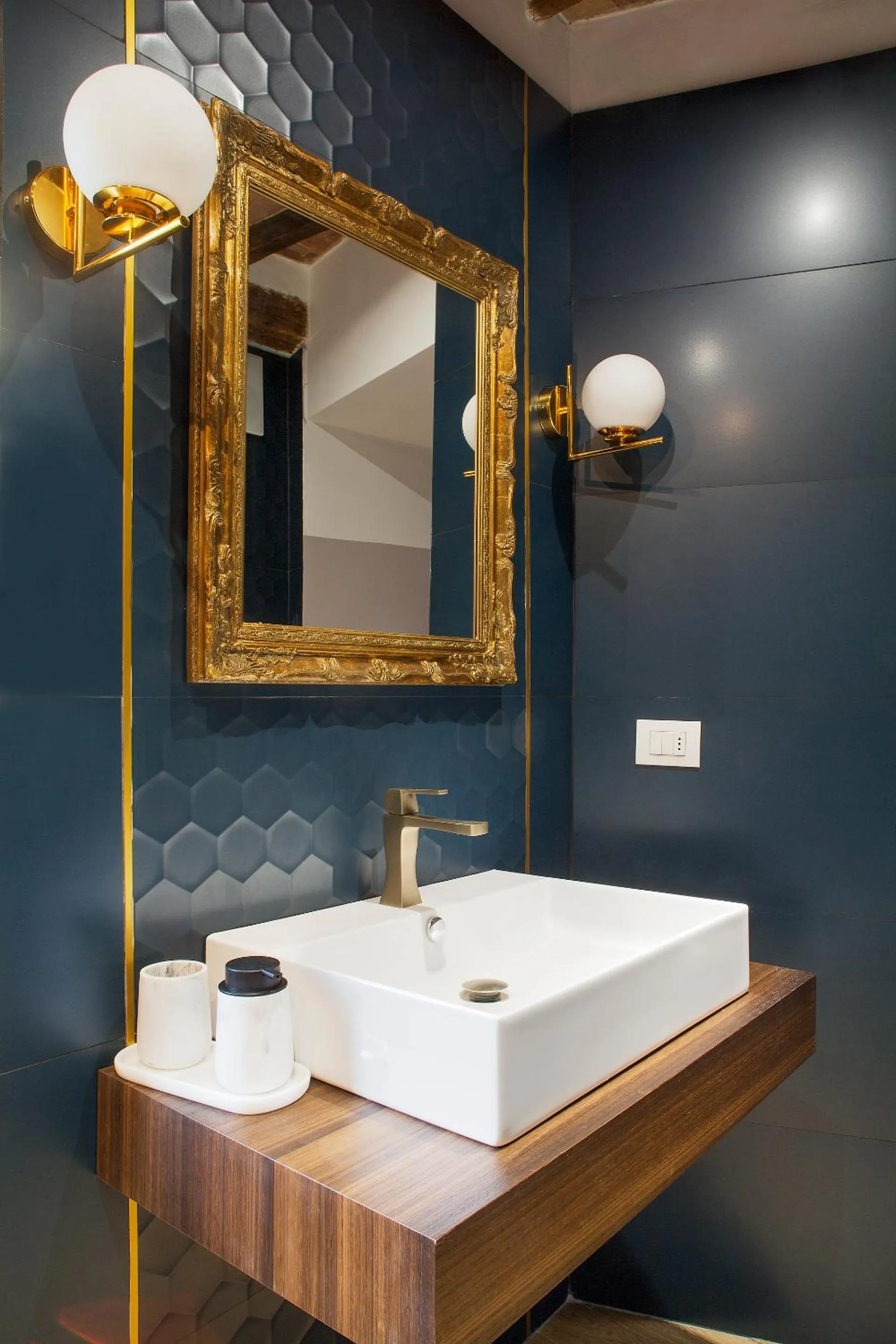 Bathroom in San Sebastiano Suite & Luxury Apartments