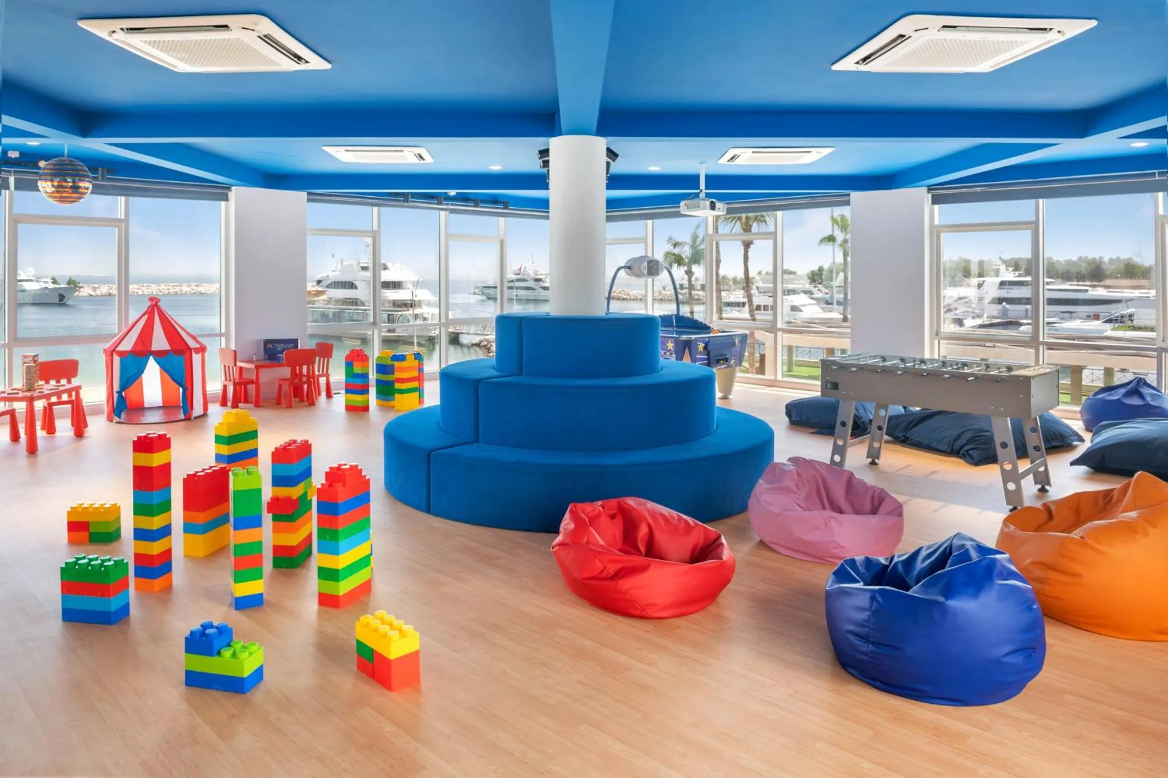 Kids's club in JA Beach Hotel, Dubai