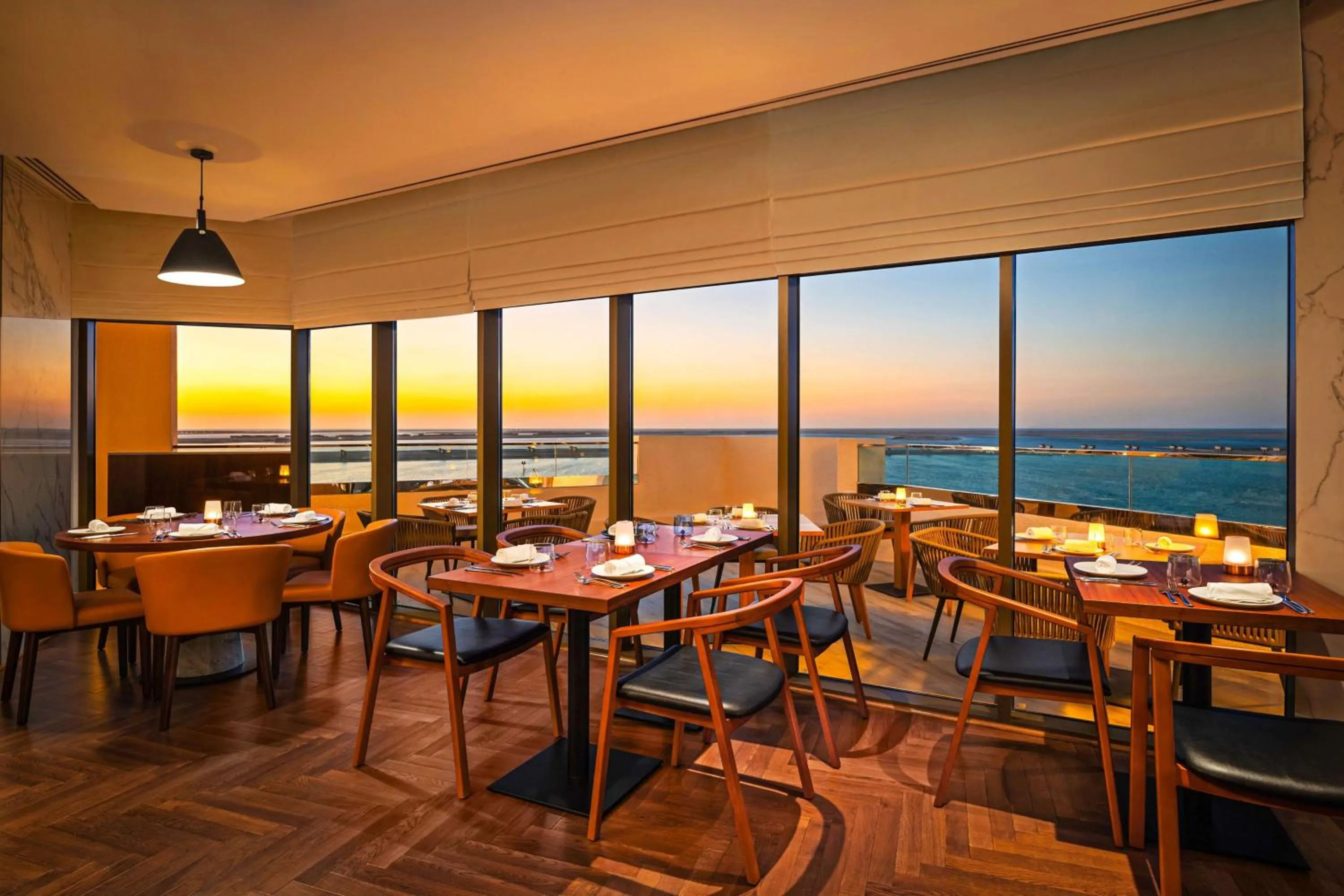 Restaurant/places to eat in JA Beach Hotel, Dubai