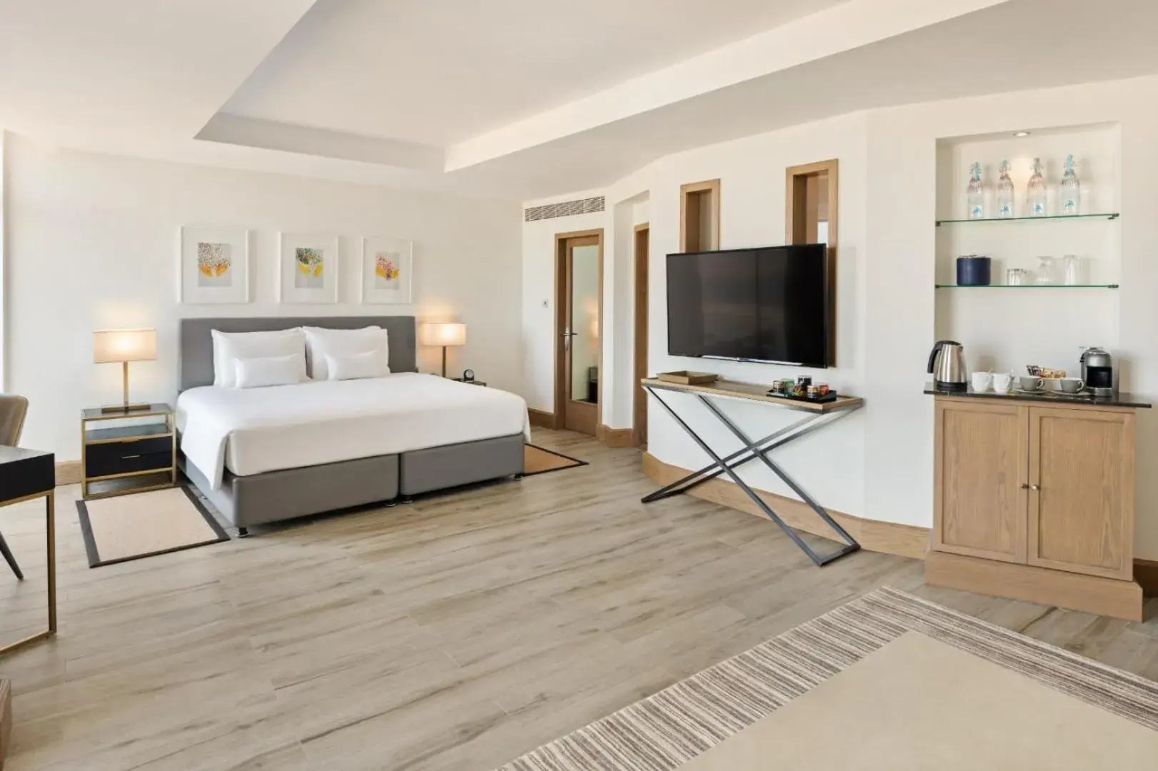 Bedroom, Bed in JA Beach Hotel, Dubai Bedroom, Bed in JA Beach Hotel, Dubai