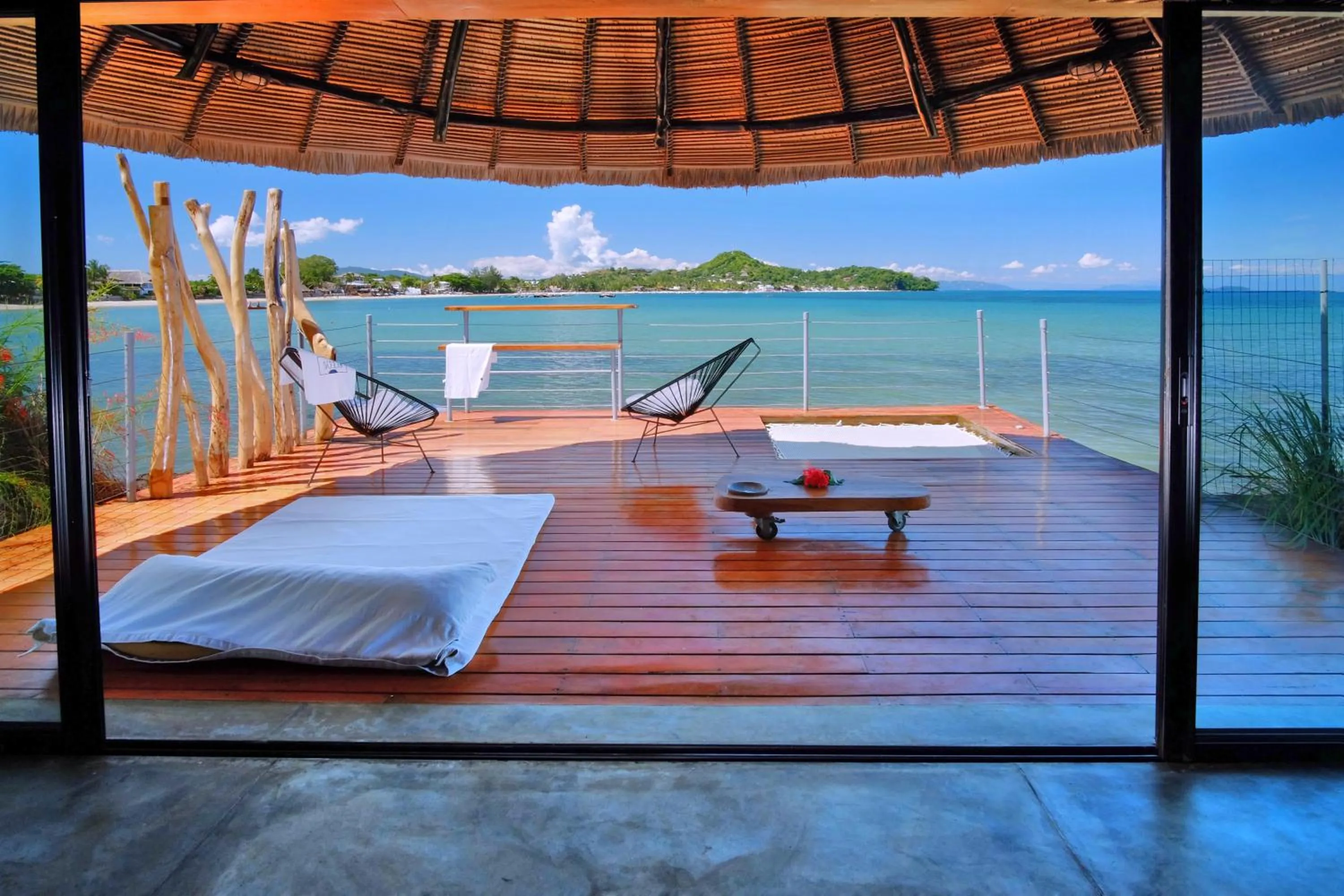 Patio in L'heure Bleue