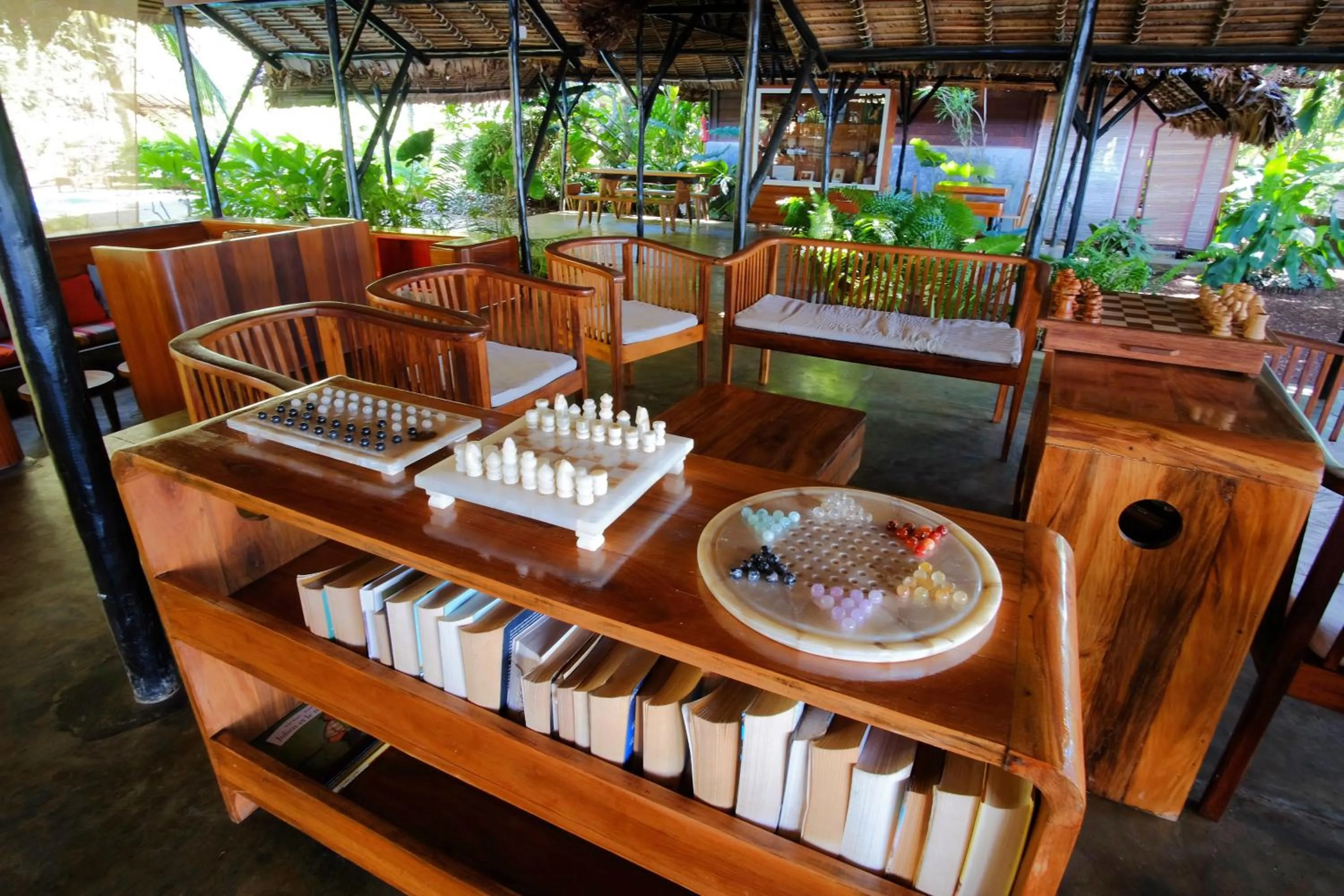 Library in L'heure Bleue