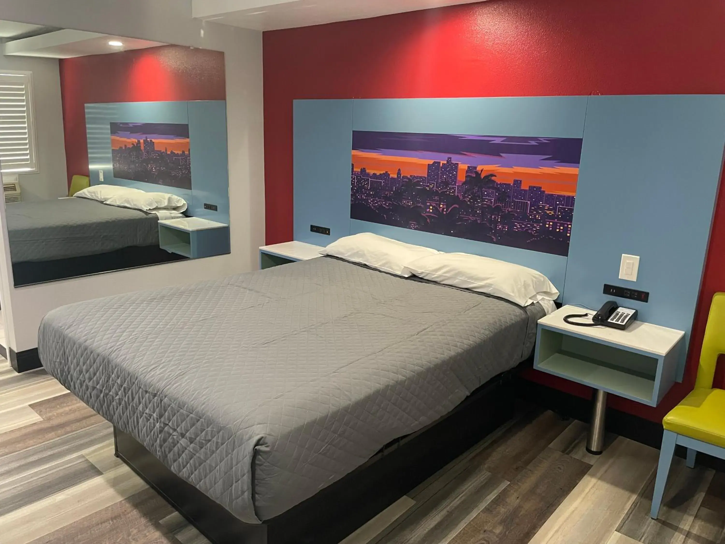 Bed in La Palma Motel, South Gate - Los Angeles area Bed in La Palma Motel, South Gate - Los Angeles area