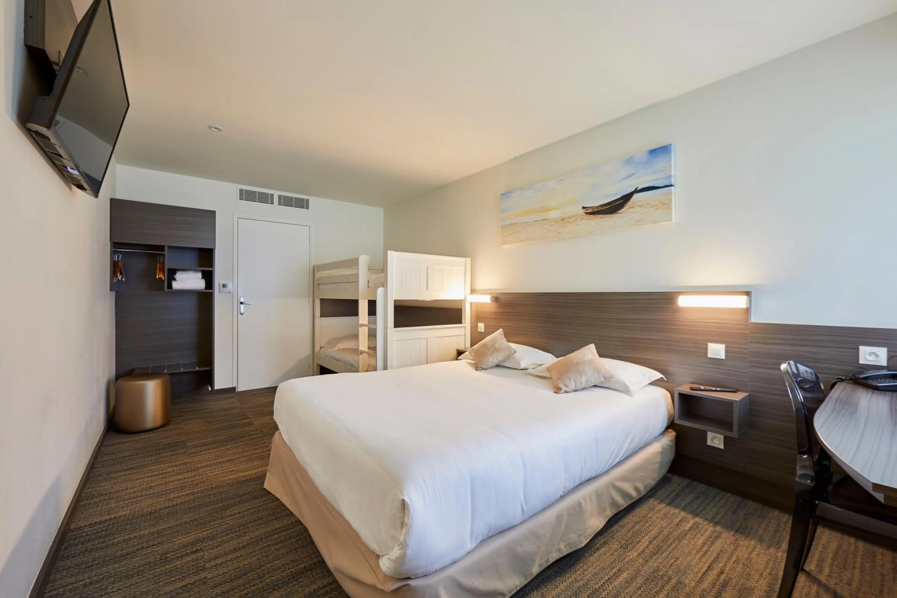 Bed in Hôtel Restaurant Bel Air Crevin - Axe Rennes Nantes