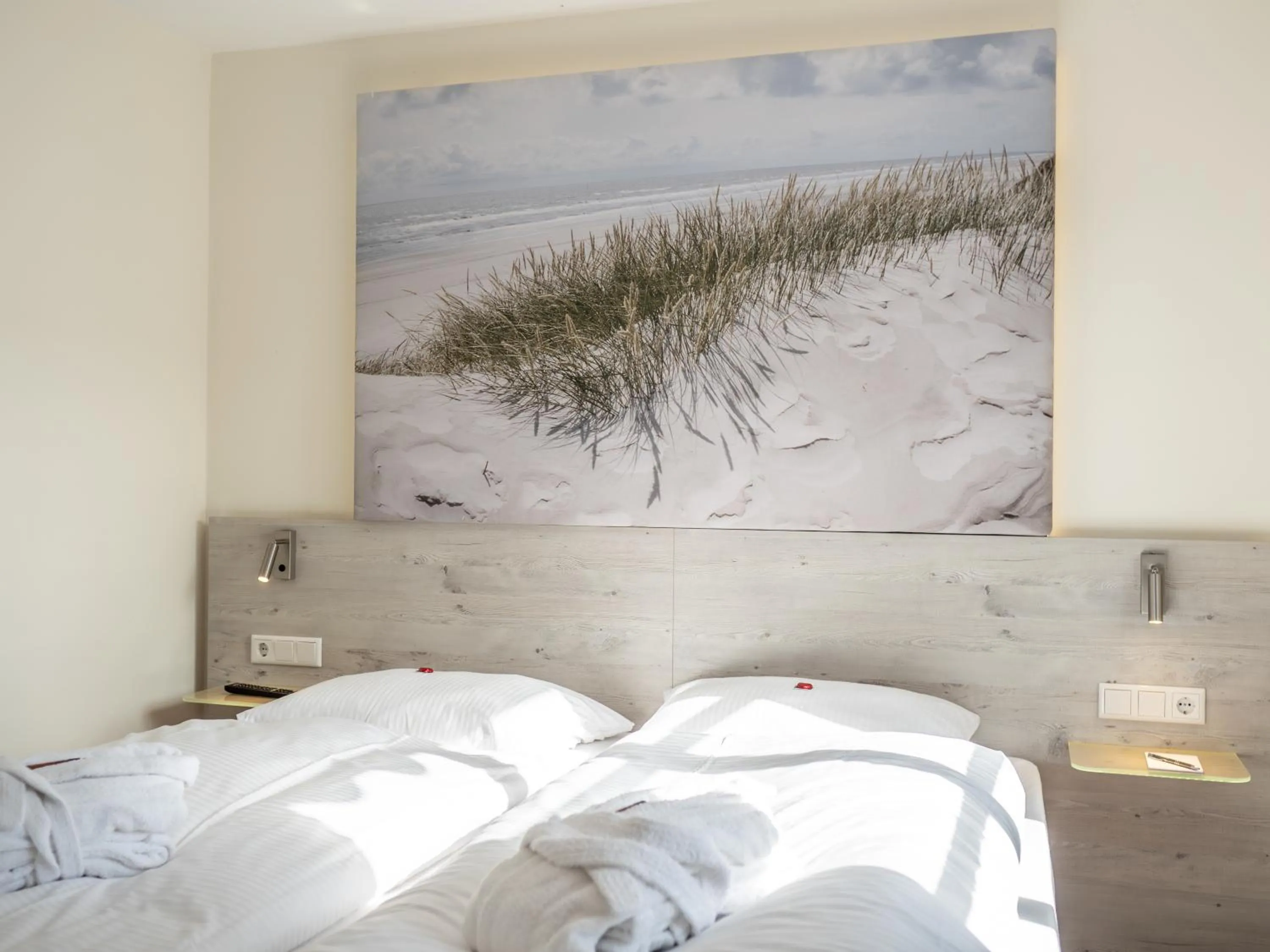 Photo of the whole room, Bed in Hotel Osterkrug