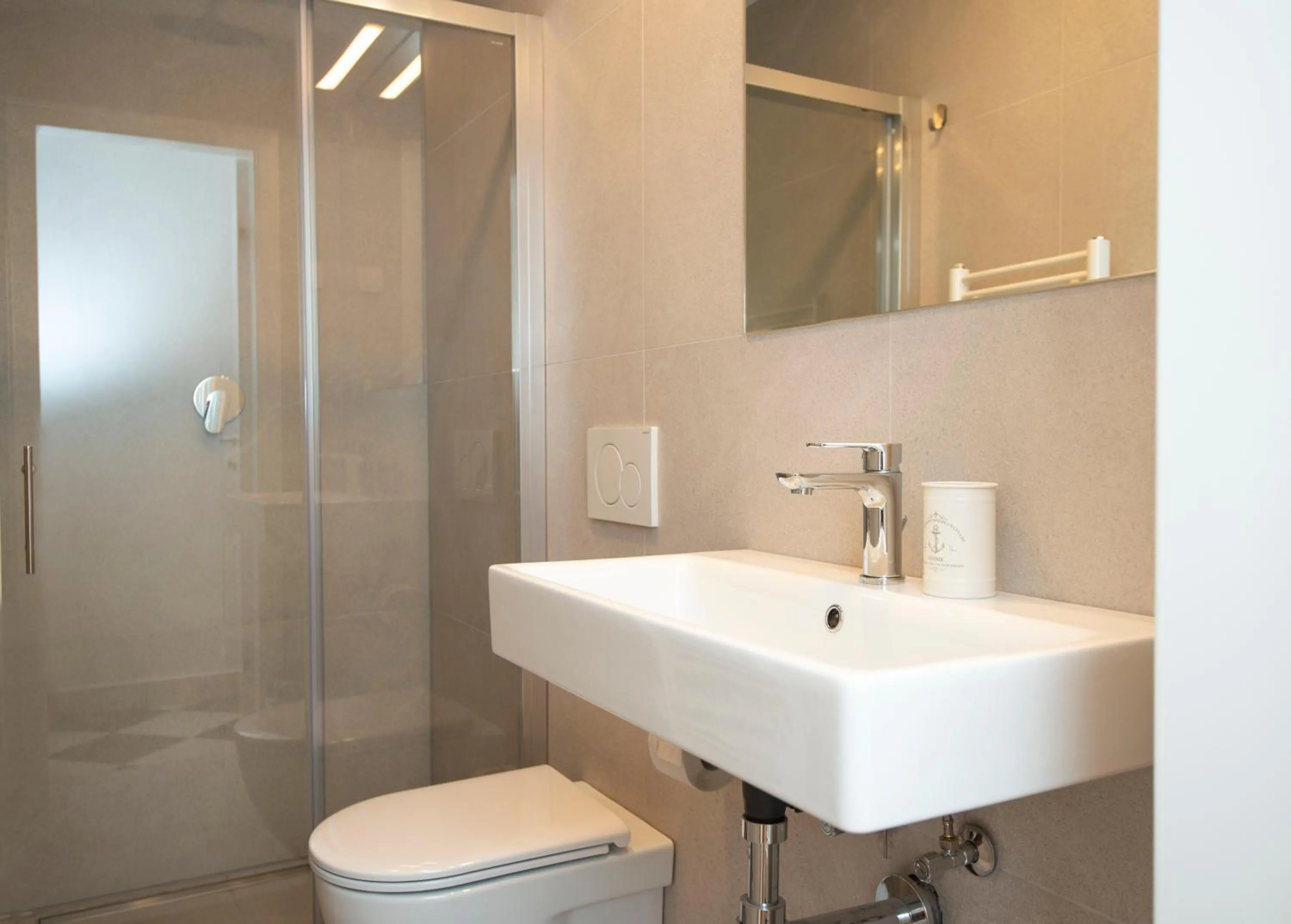 Shower in Viva Rooms