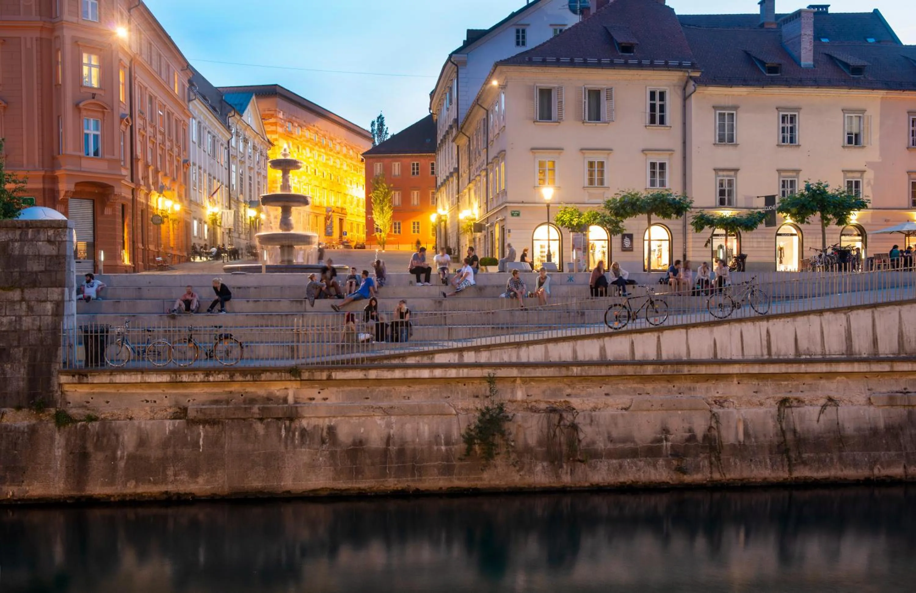 Nearby landmark in Viva Rooms