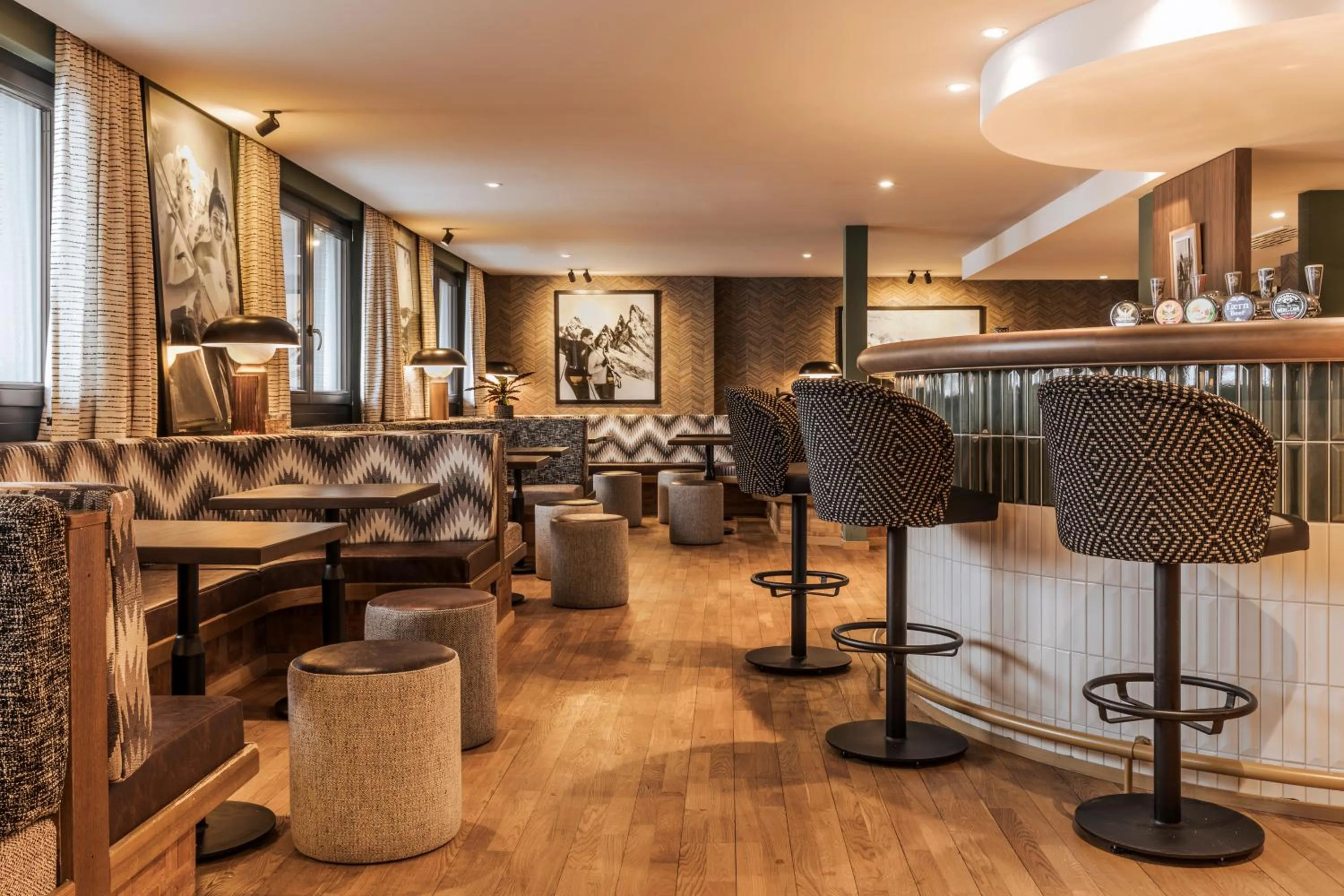 Lounge or bar in Hotel Valaisia Crans Montana, a Faern Collection Resort