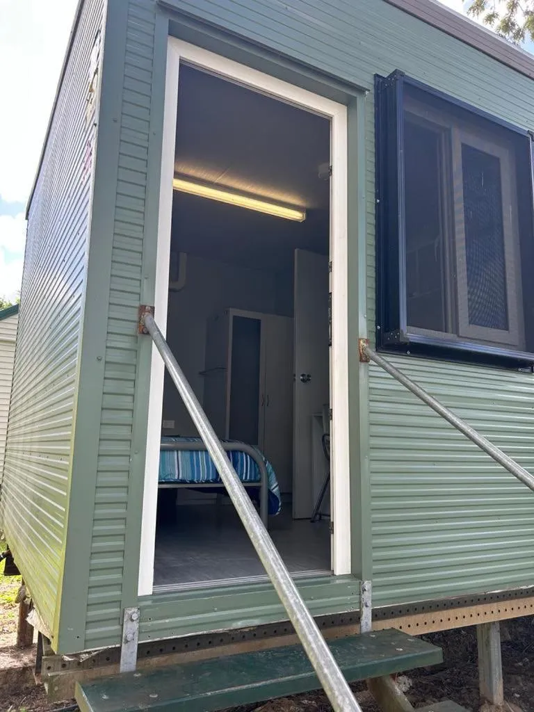 gundy pub & caravan park