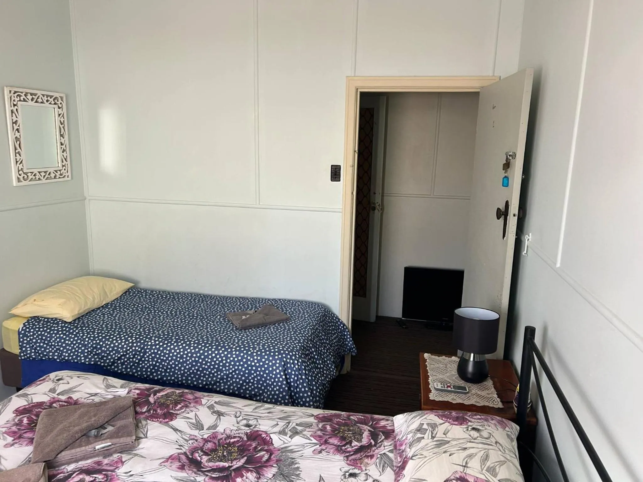 Bed in gundy pub & caravan park