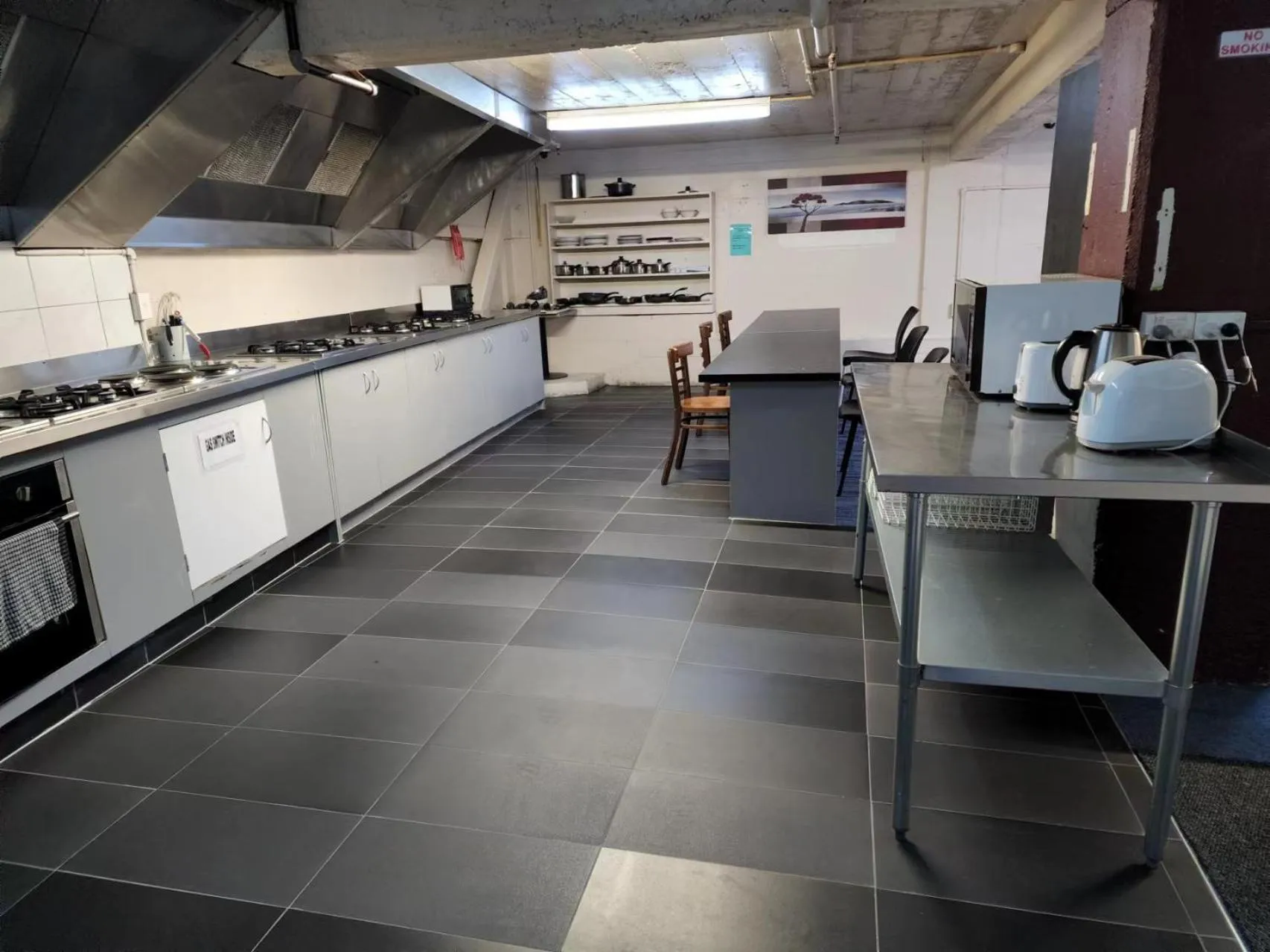 Kitchen or kitchenette in Oceanic Hostel