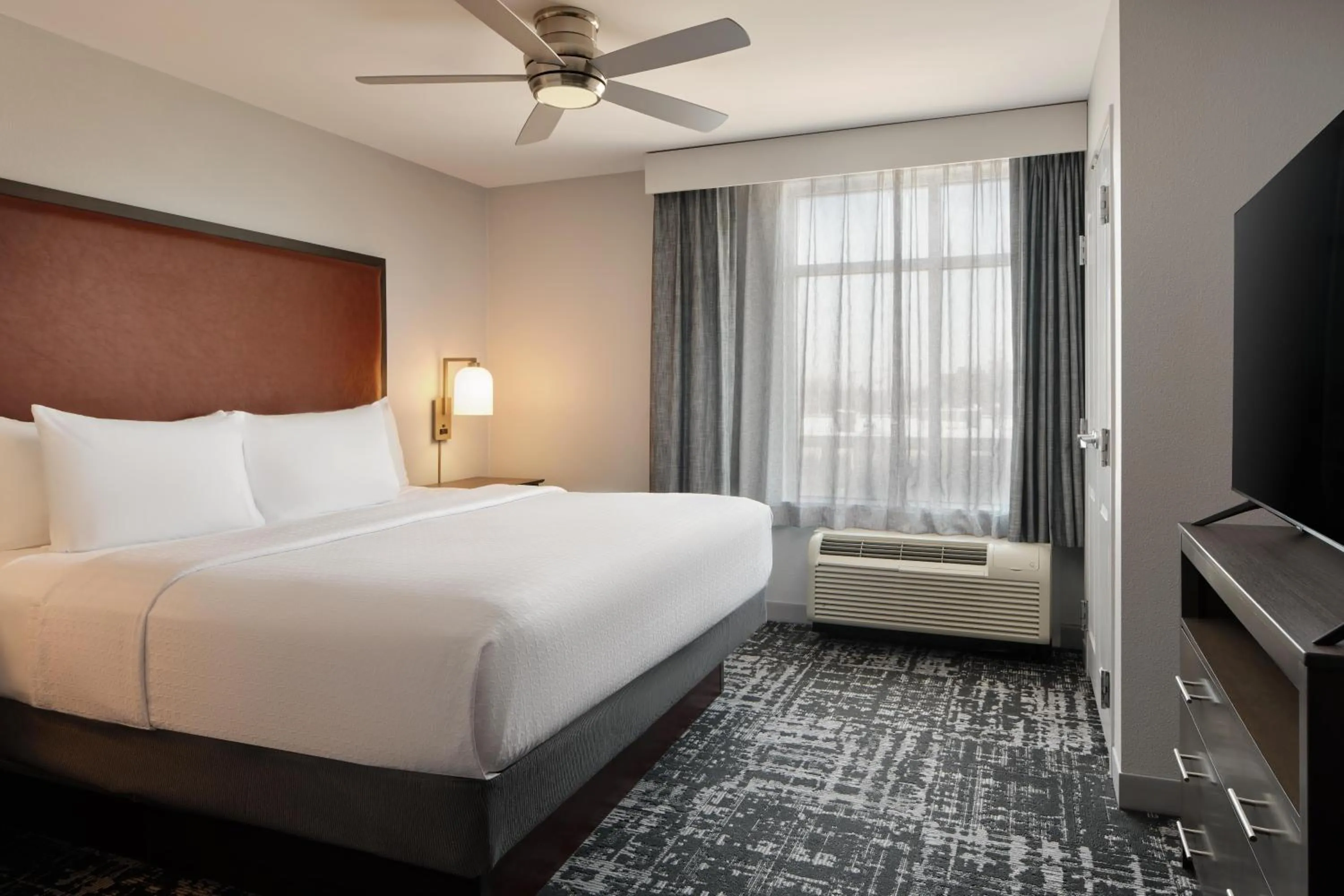 Bed in Homewood Suites by Hilton Columbus OSU, OH