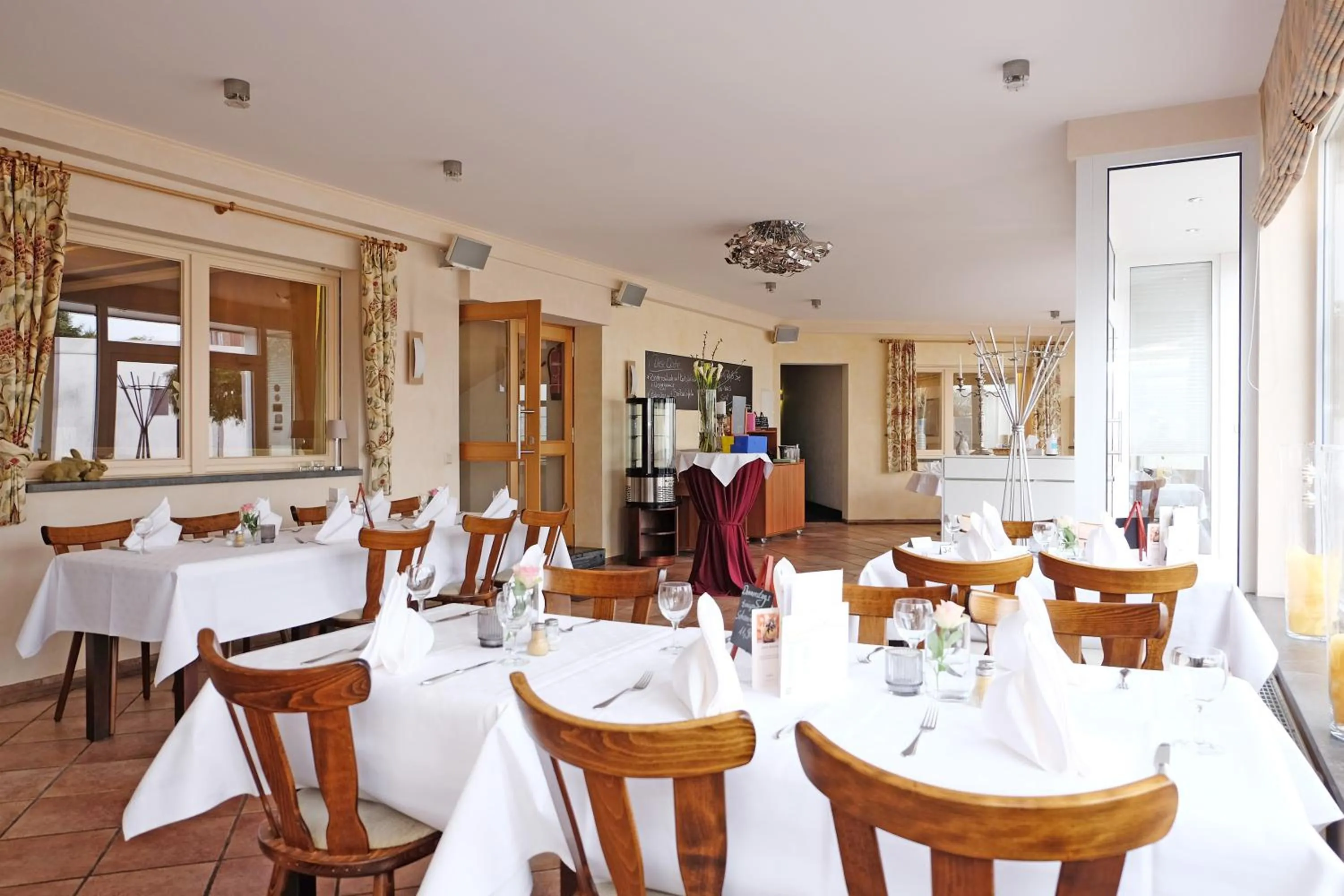 Restaurant/places to eat in Hotel Mennicken