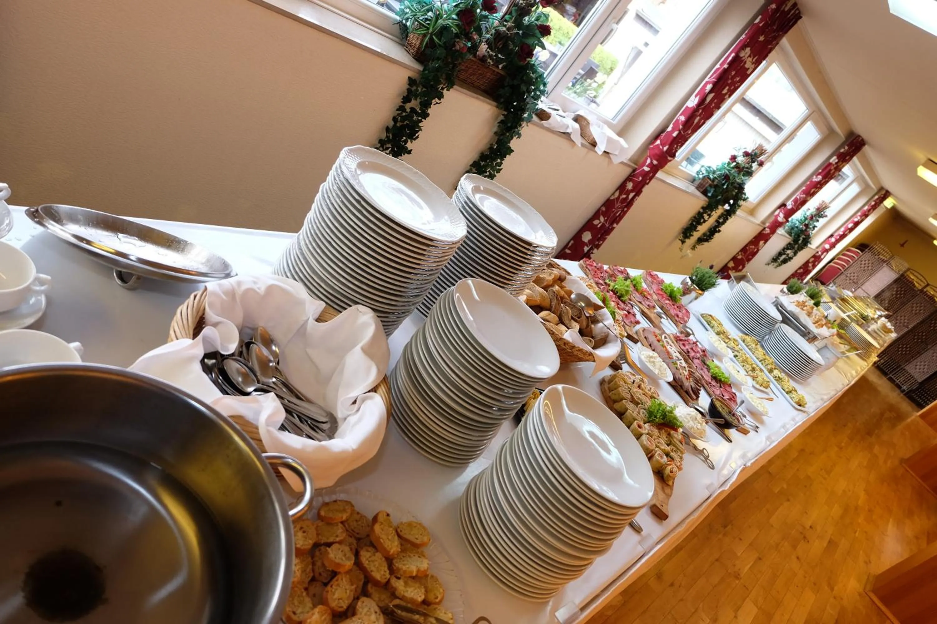 Restaurant/places to eat in Hotel Mennicken