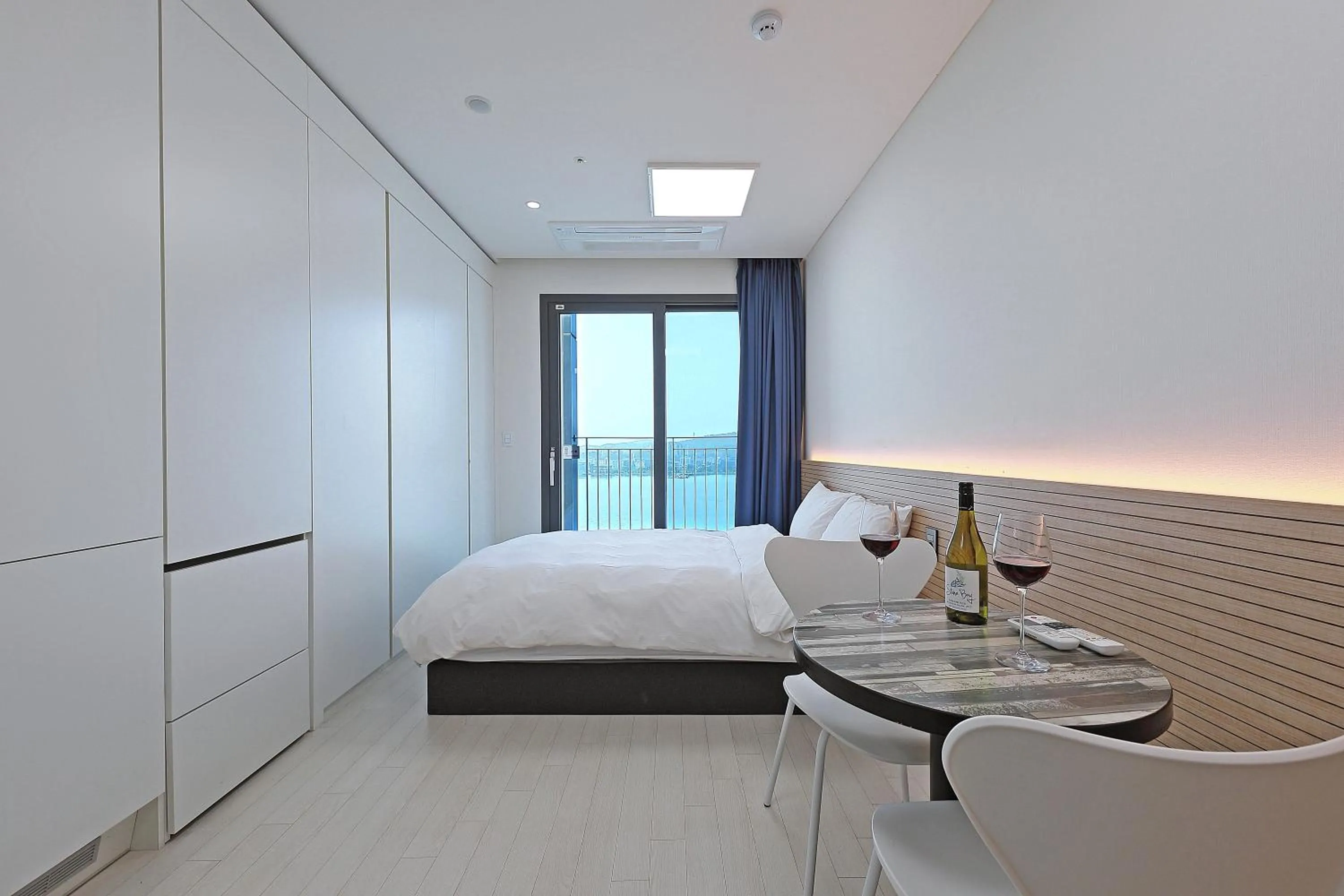 Bed in World Sky Residence Hotel