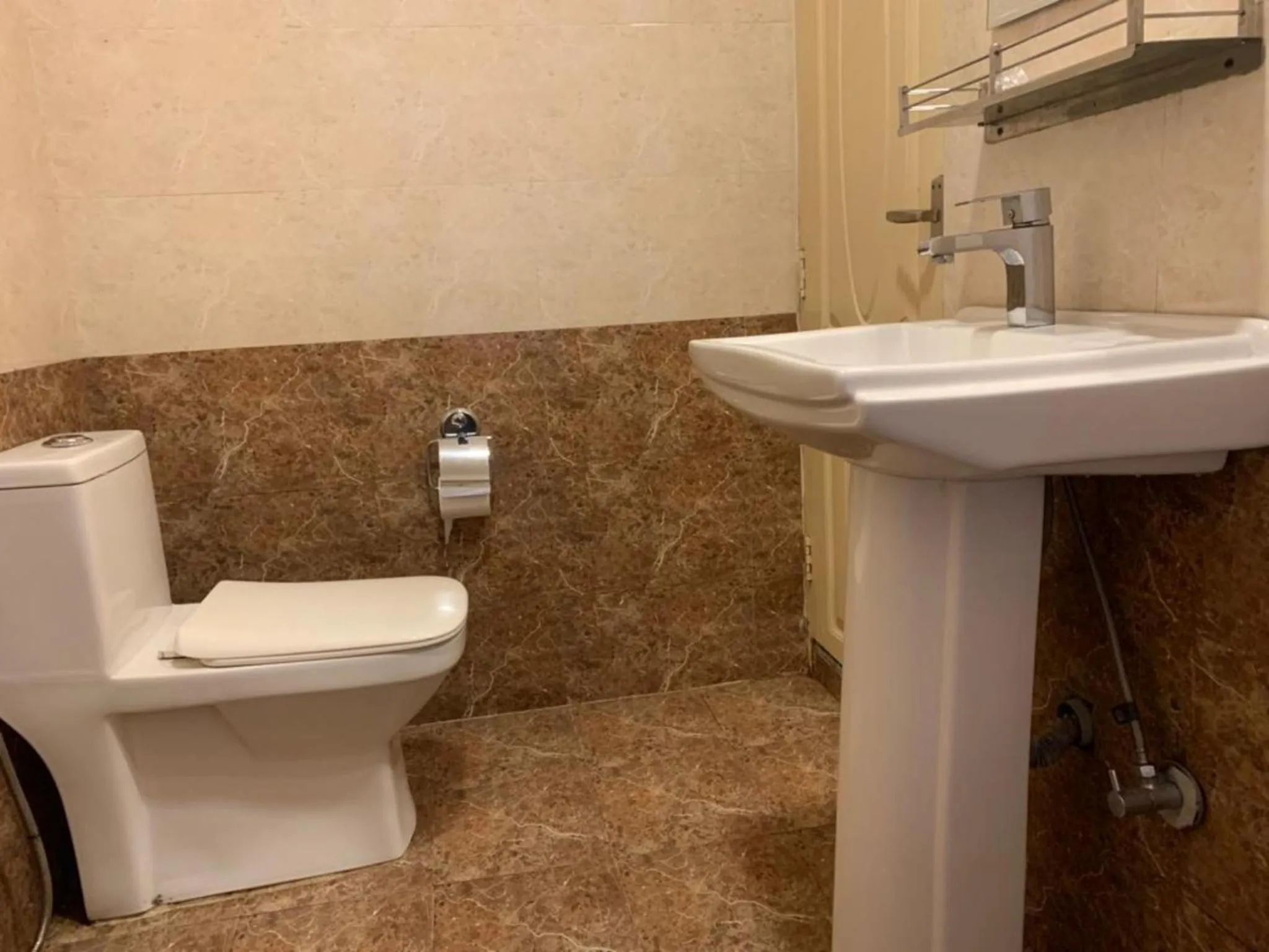 Bathroom in Hotel Ramanam