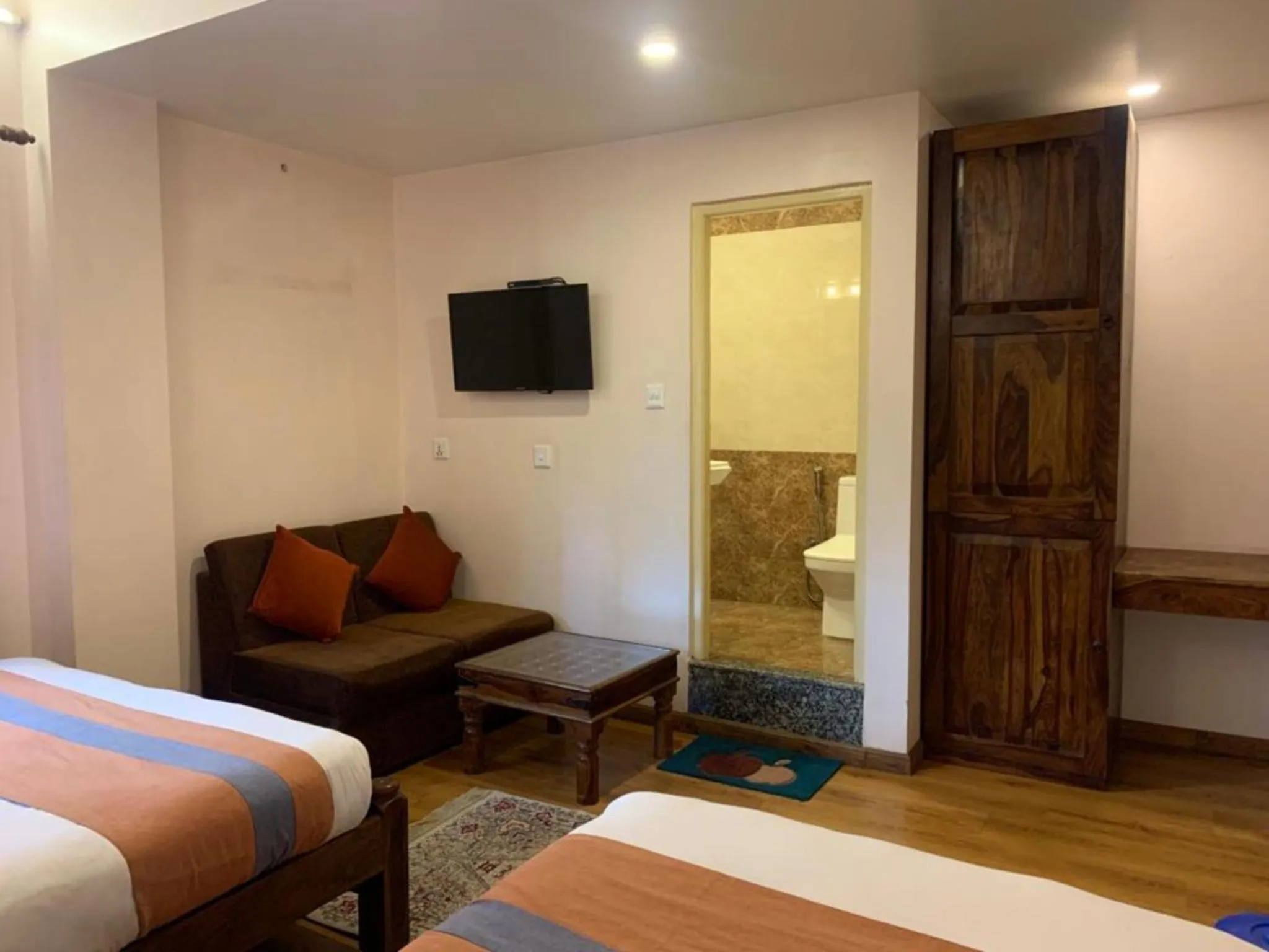 TV and multimedia, Bed in Hotel Ramanam