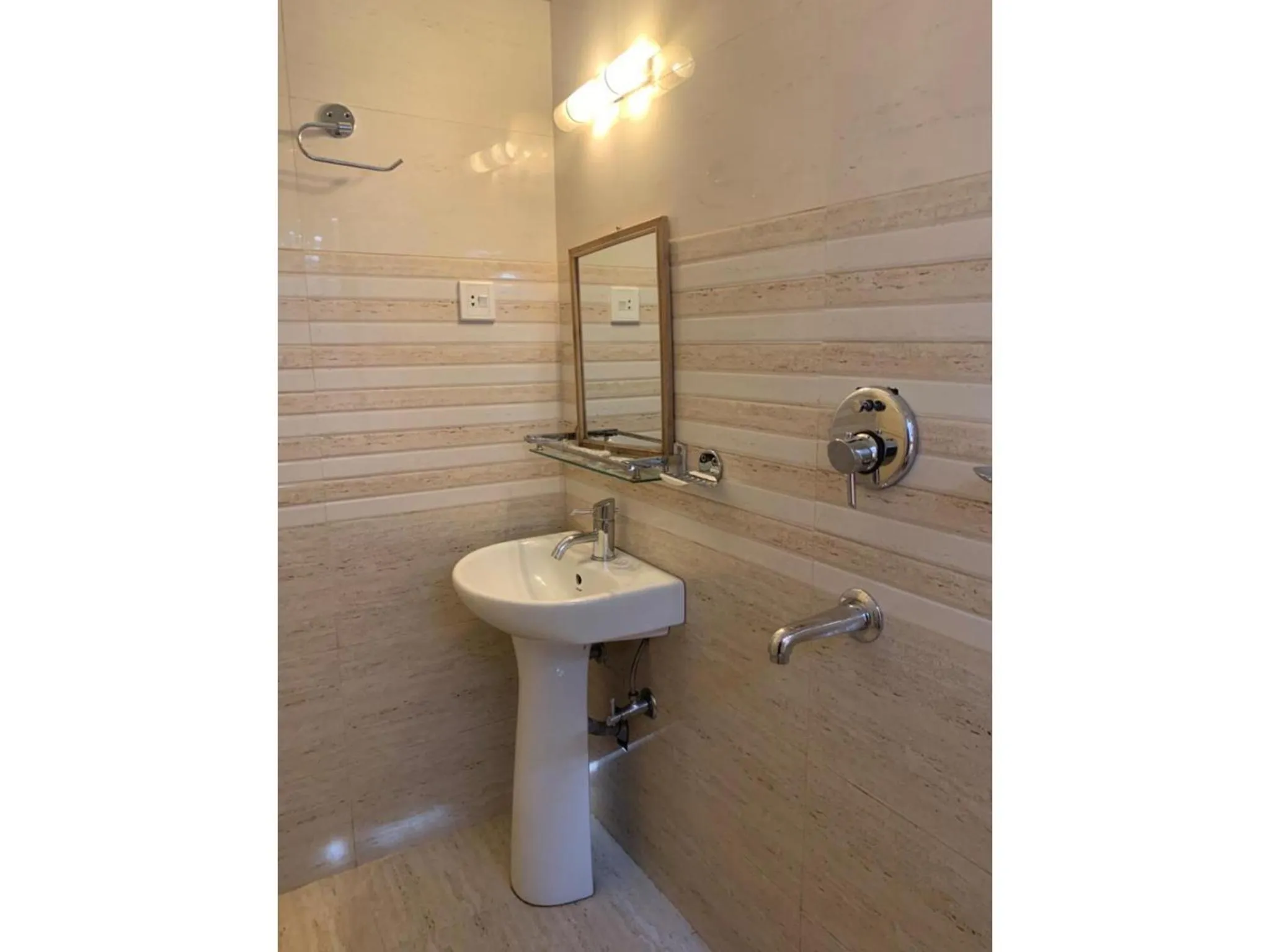 Bathroom in Hotel Ramanam