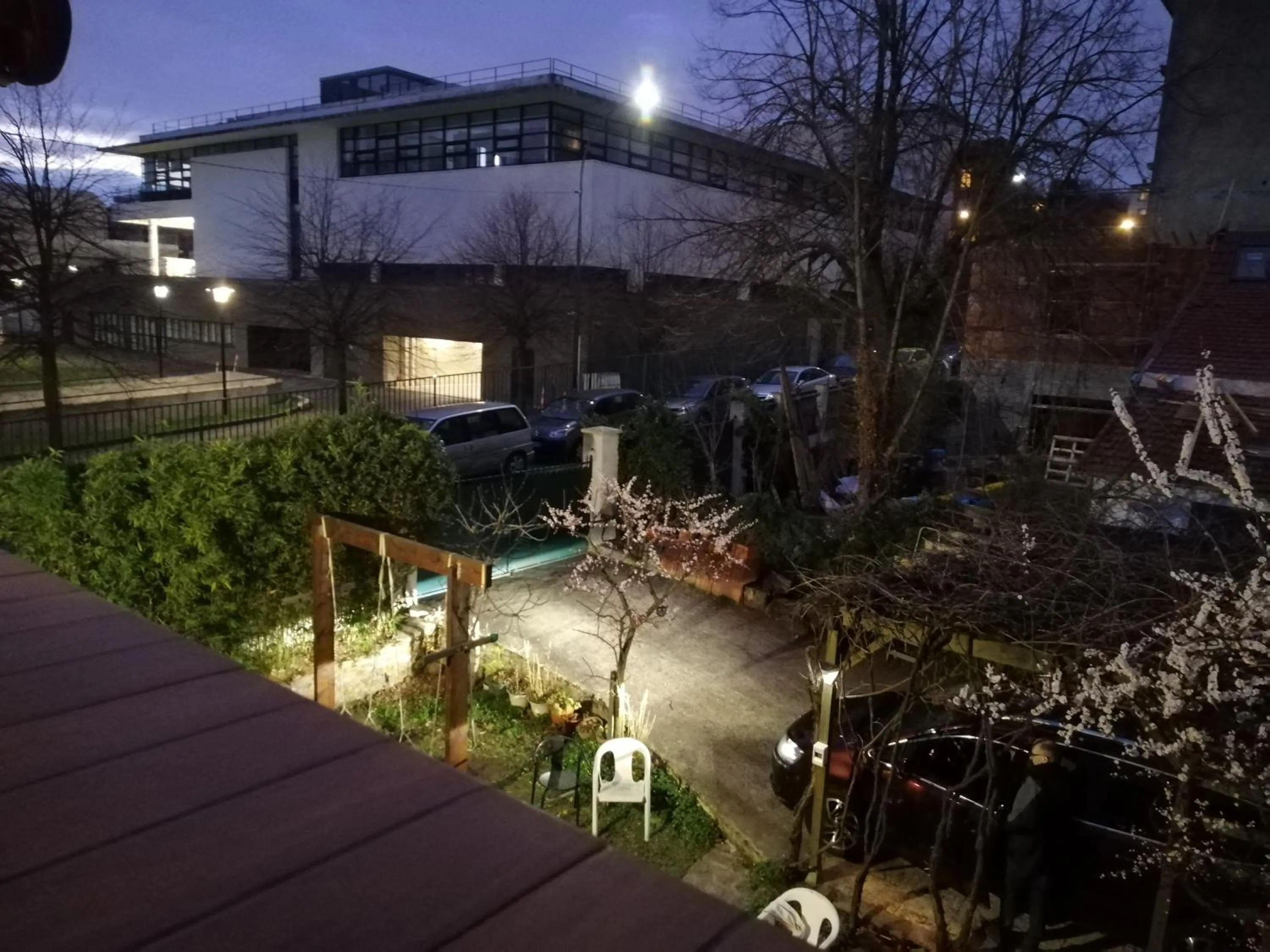 Garden view in Chalet de Paris
