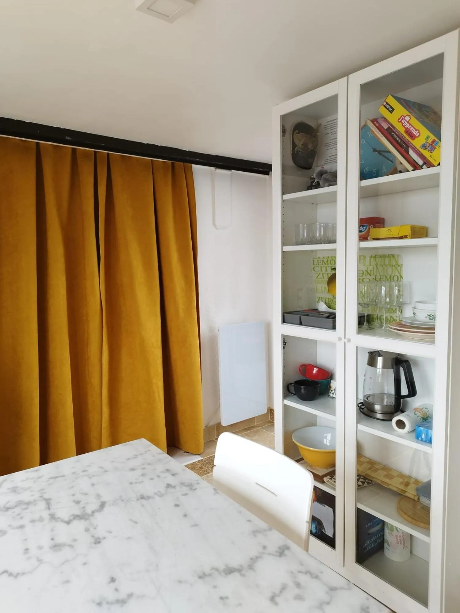 Living room, Bed in Chalet de Paris