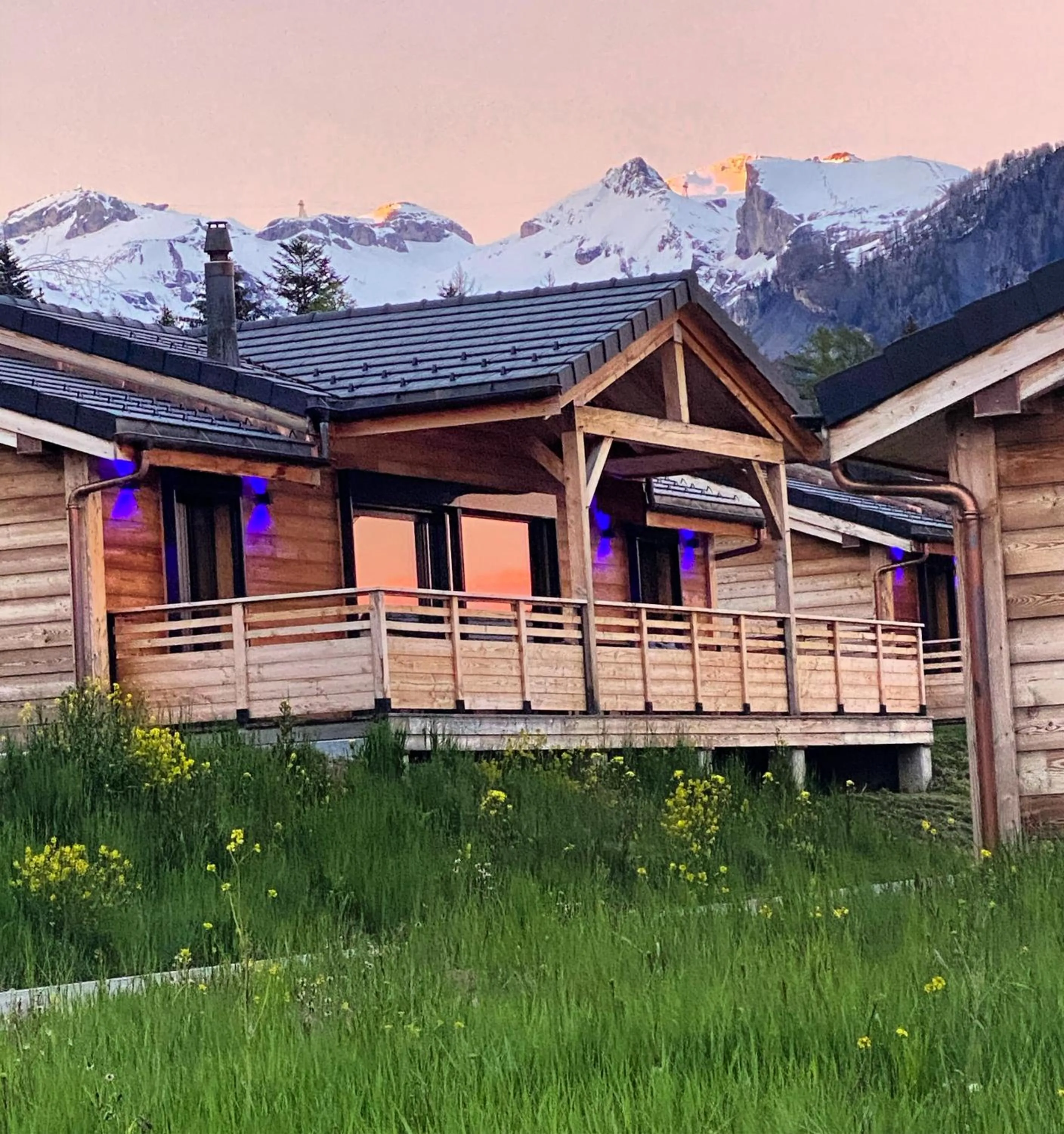Property building in Woodland Village Anzère