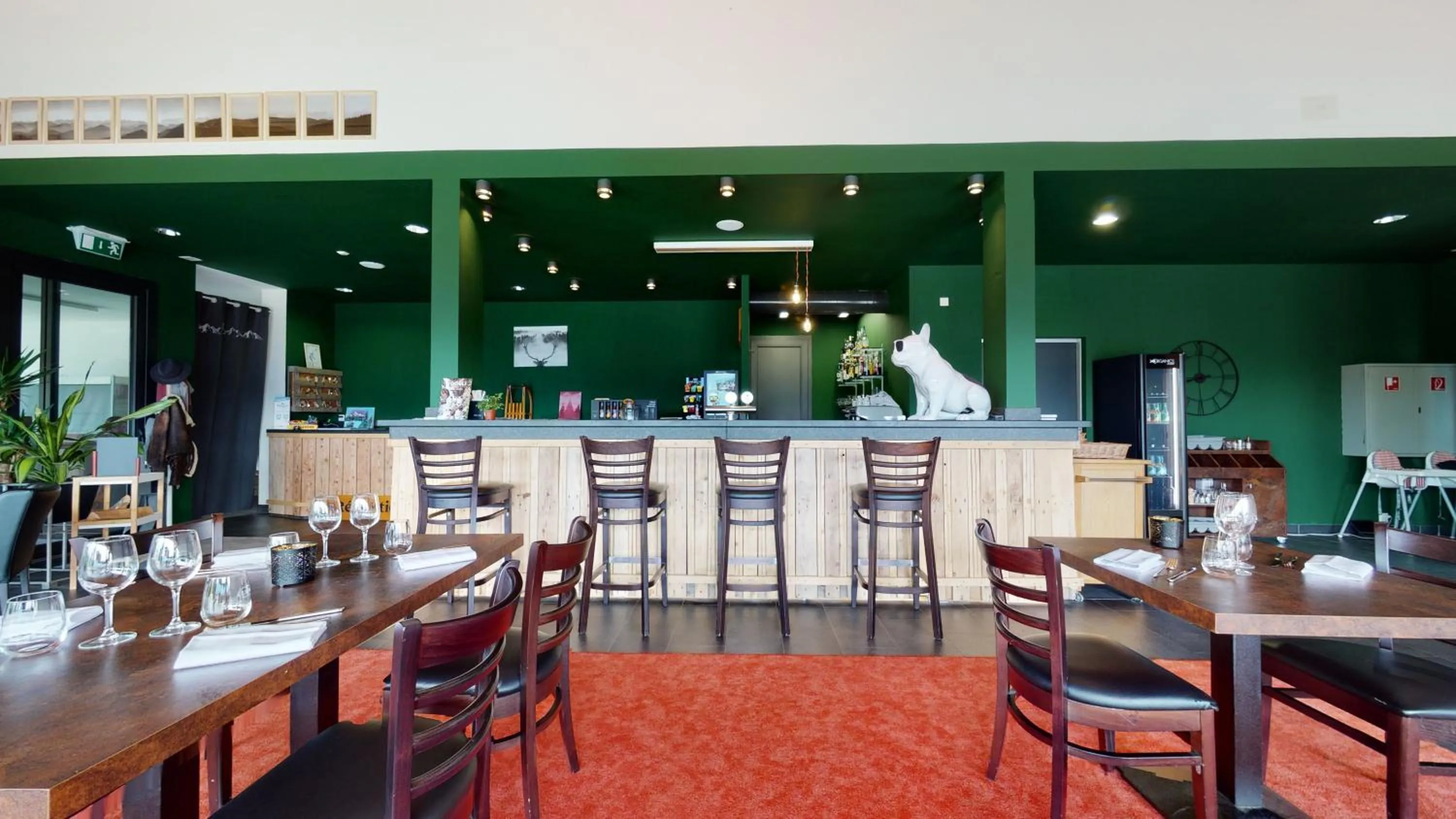 Lounge or bar in Woodland Village Anzère