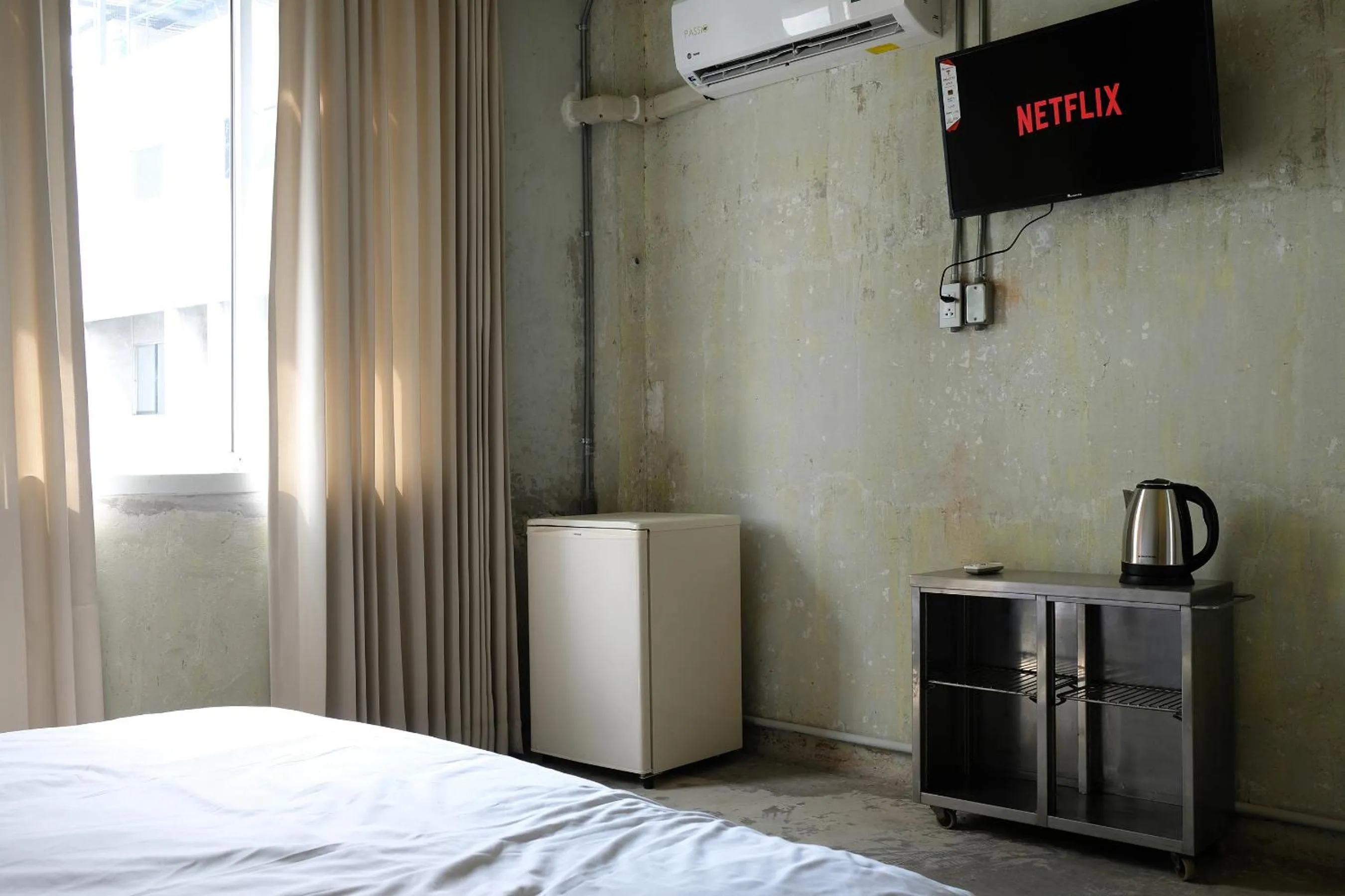 TV and multimedia, Bed in EP1 shophouse
