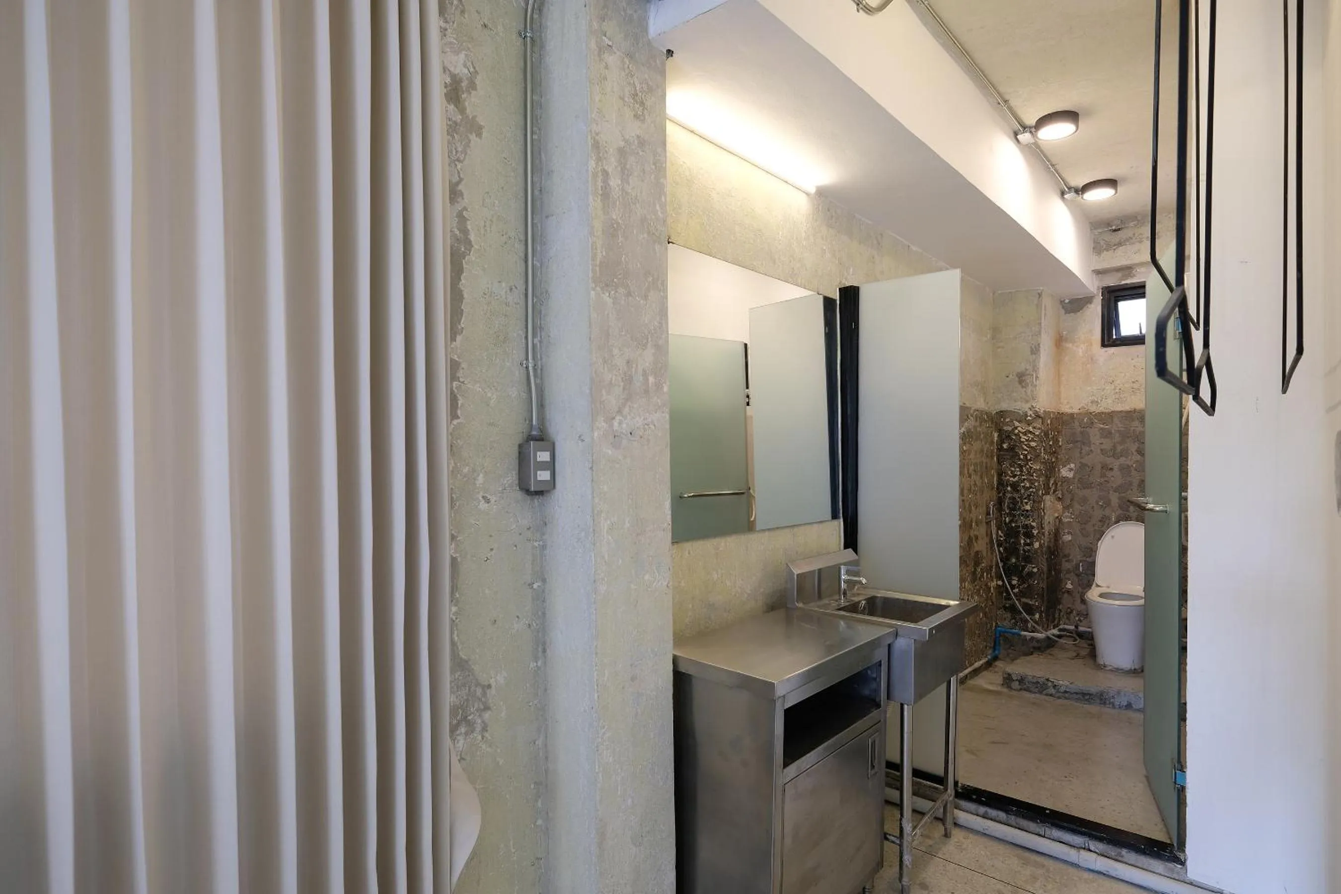 Bathroom in EP1 shophouse
