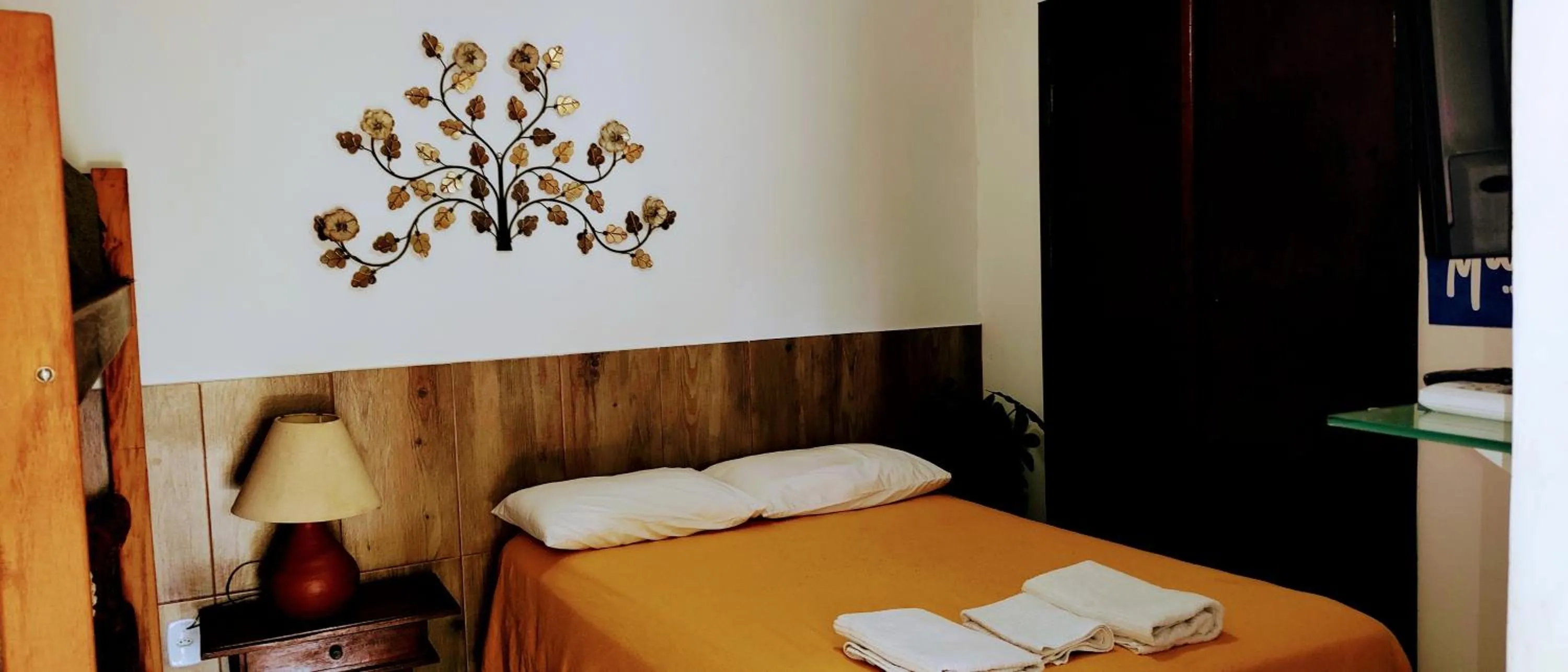 Photo of the whole room, Bed in Suítes Ninho da Águia Saquarema