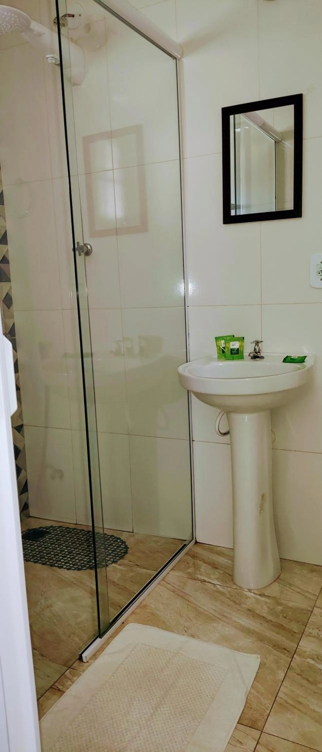 Shower in Suítes Ninho da Águia Saquarema