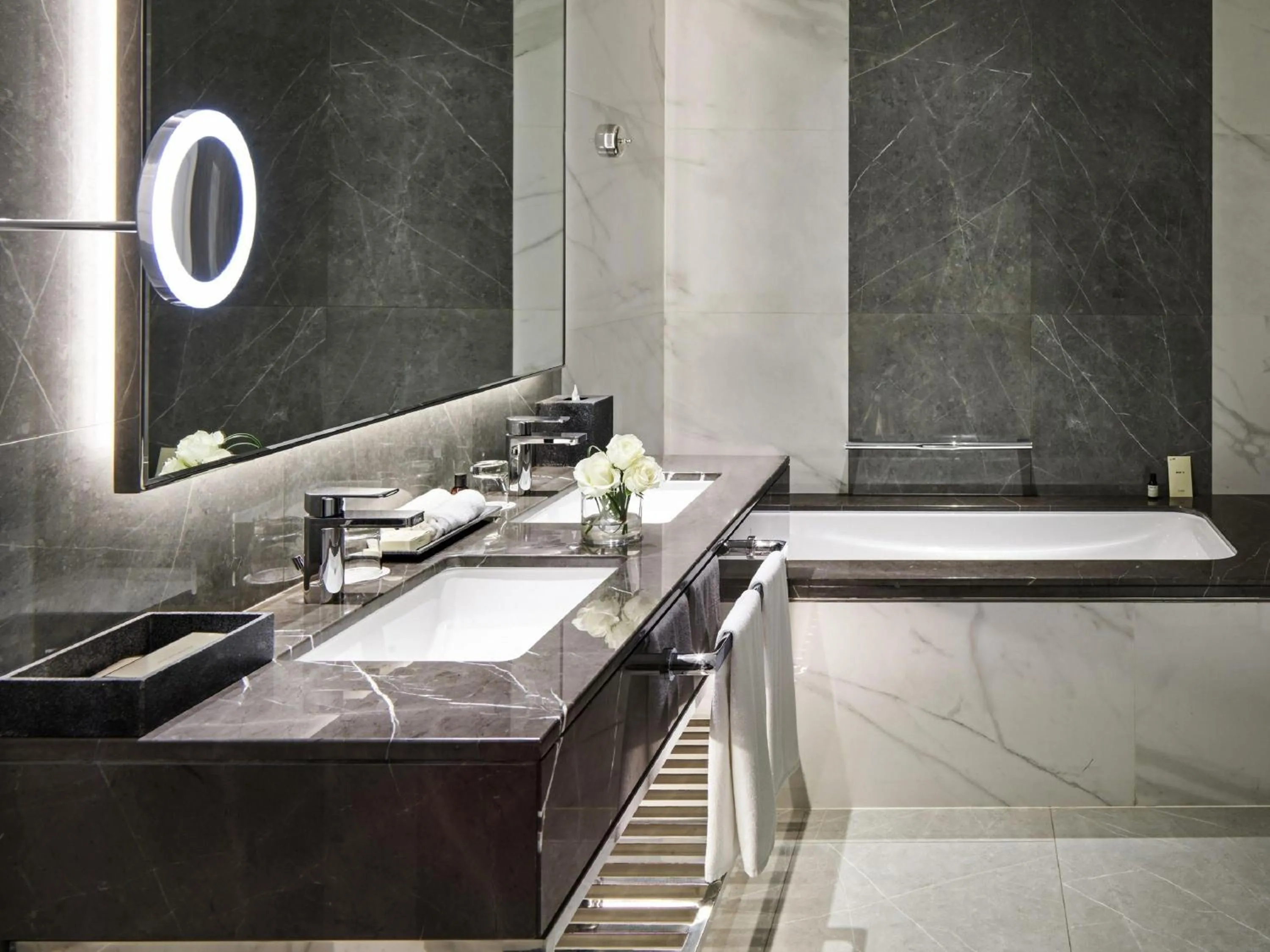 Bedroom in Fairmont Dubai