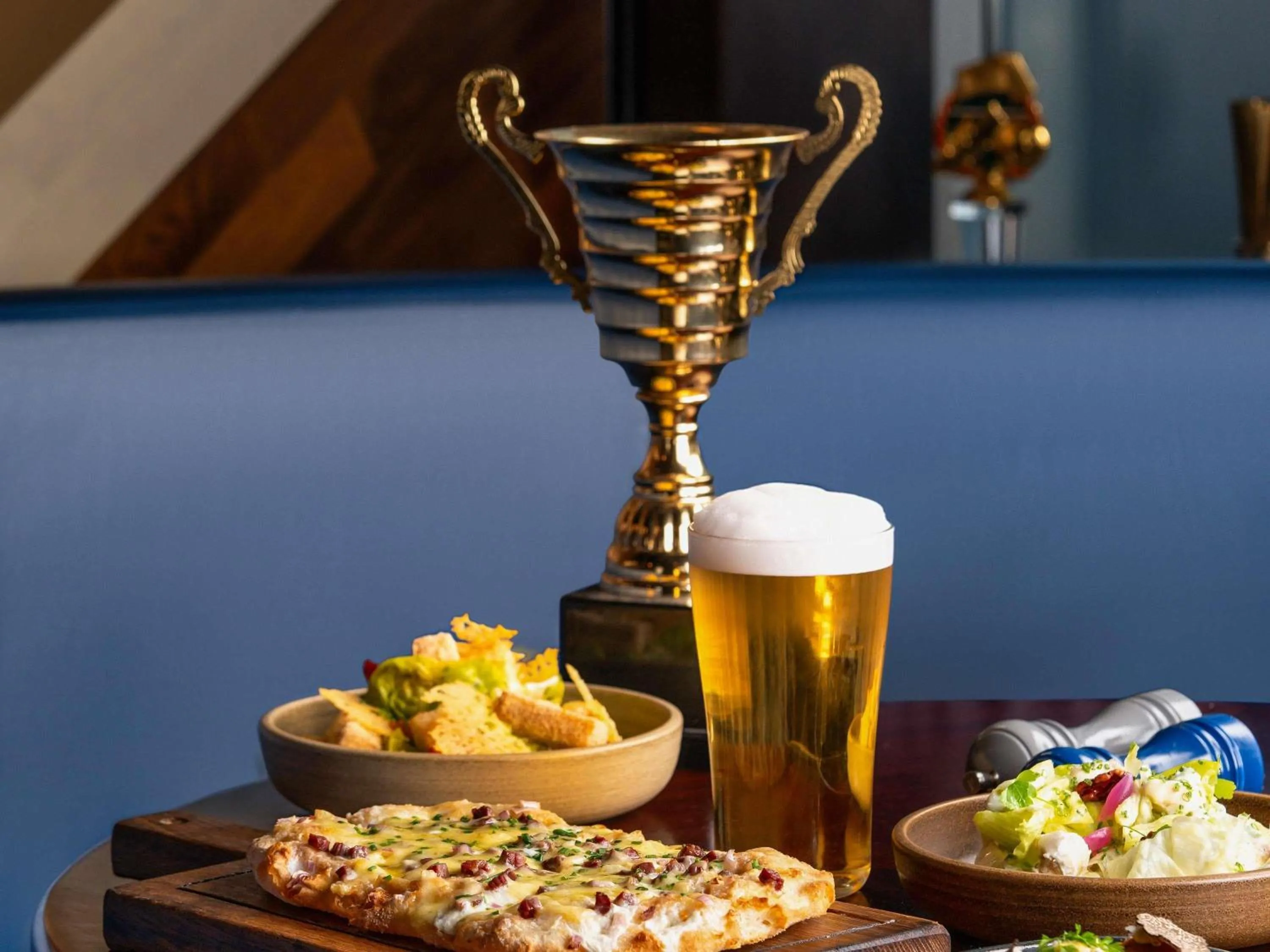 Lounge or bar in Fairmont Dubai