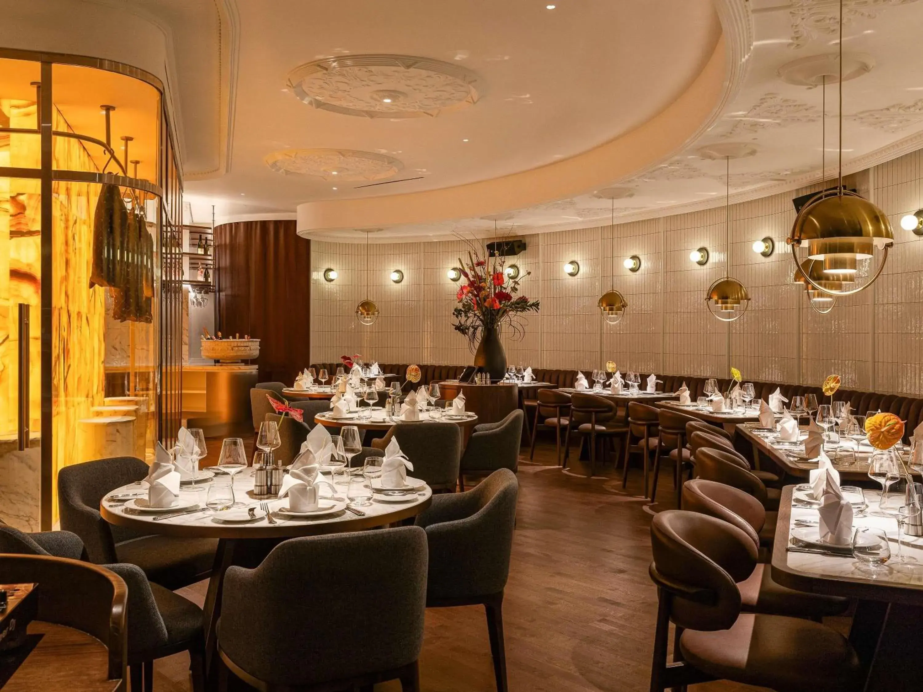 Restaurant/places to eat in Fairmont Dubai Restaurant/places to eat in Fairmont Dubai