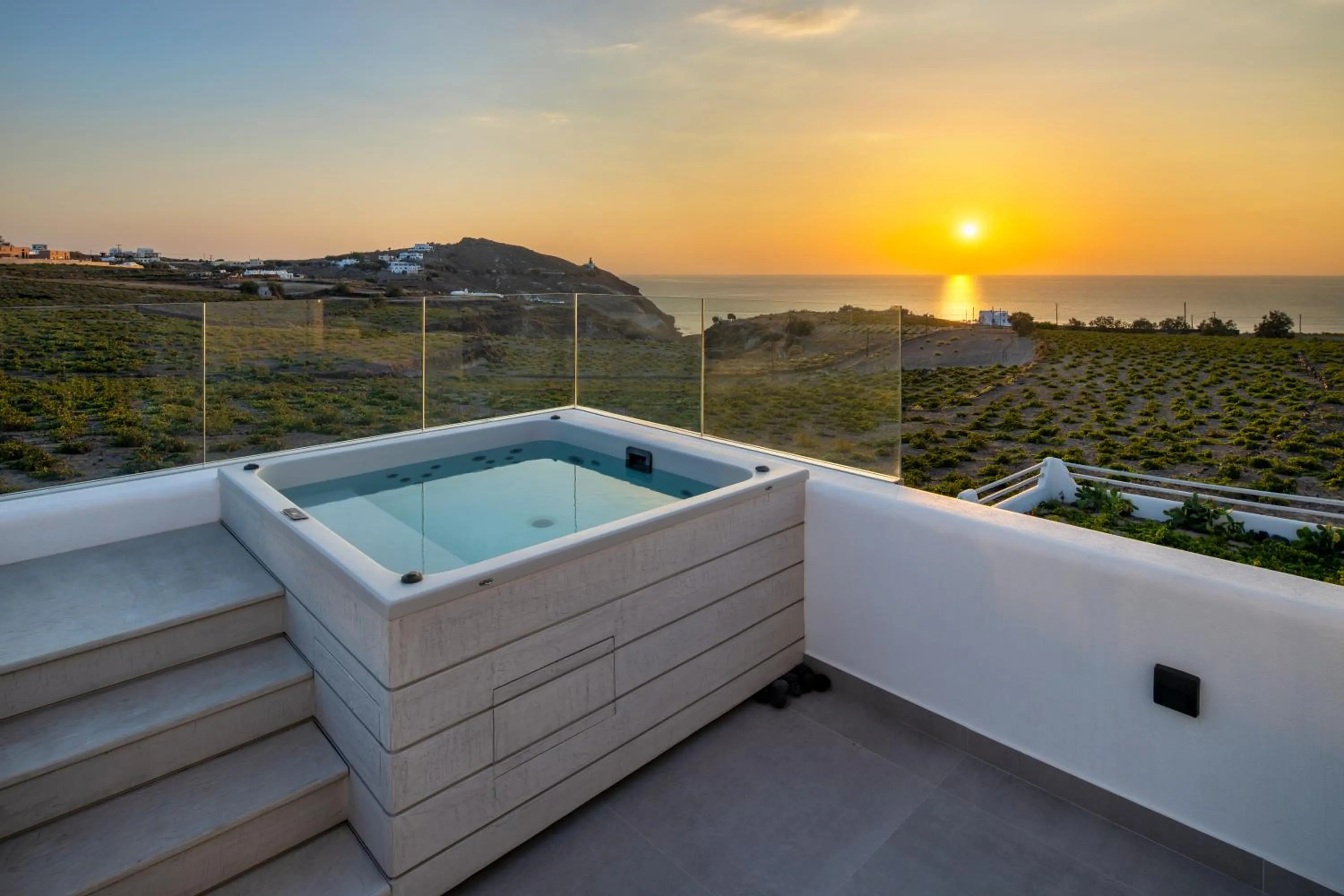 Hot Tub in La Ponta Villas & Suites