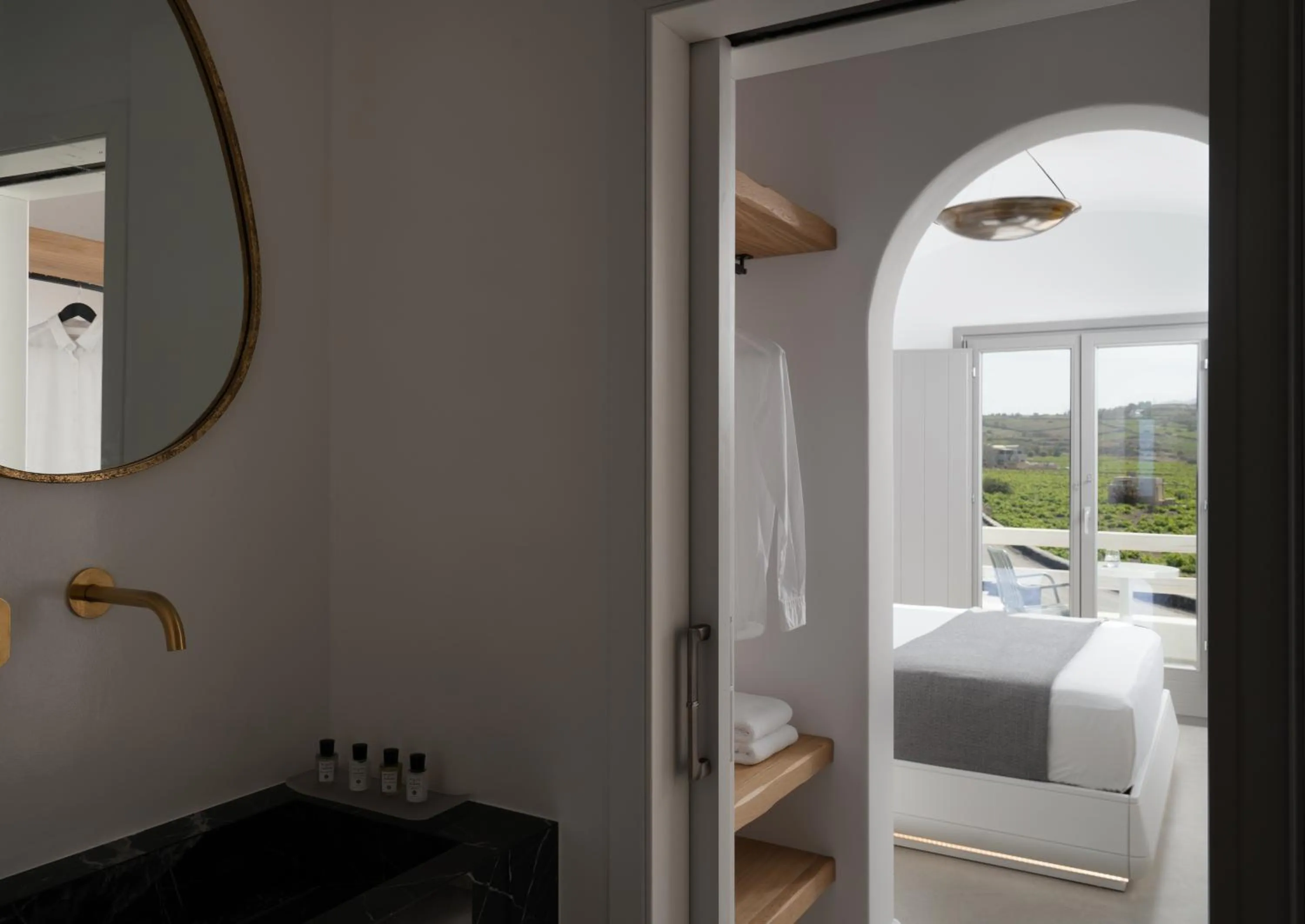 Bathroom, Bed in La Ponta Villas & Suites