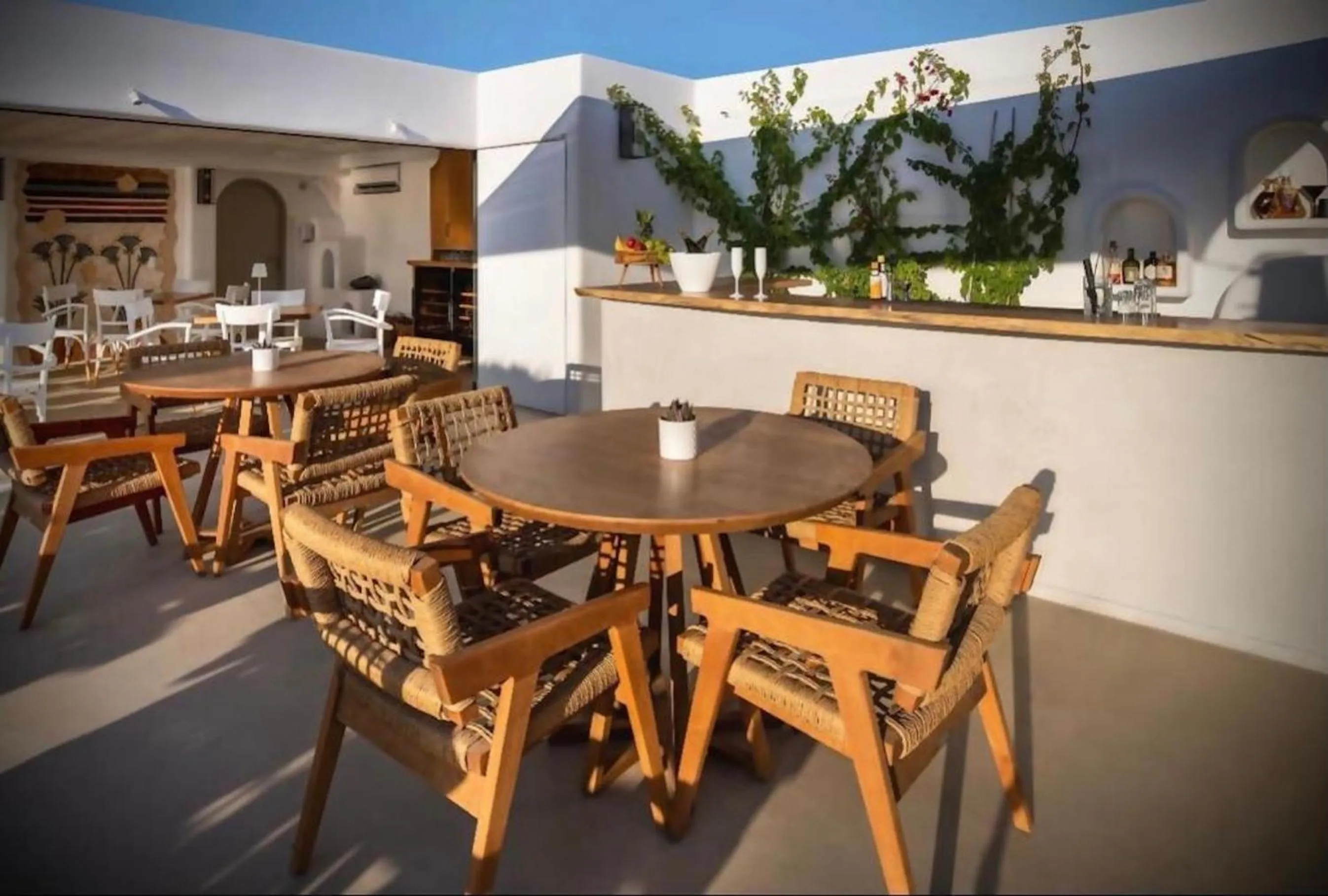 Restaurant/places to eat in La Ponta Villas & Suites